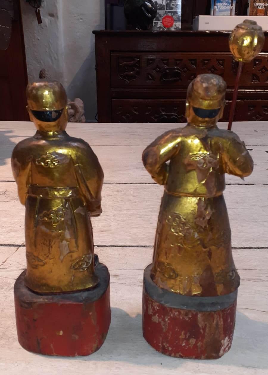 Asiatique Paire de moines bouddhistes en bois doré sculpté à la main du 18ème siècle
