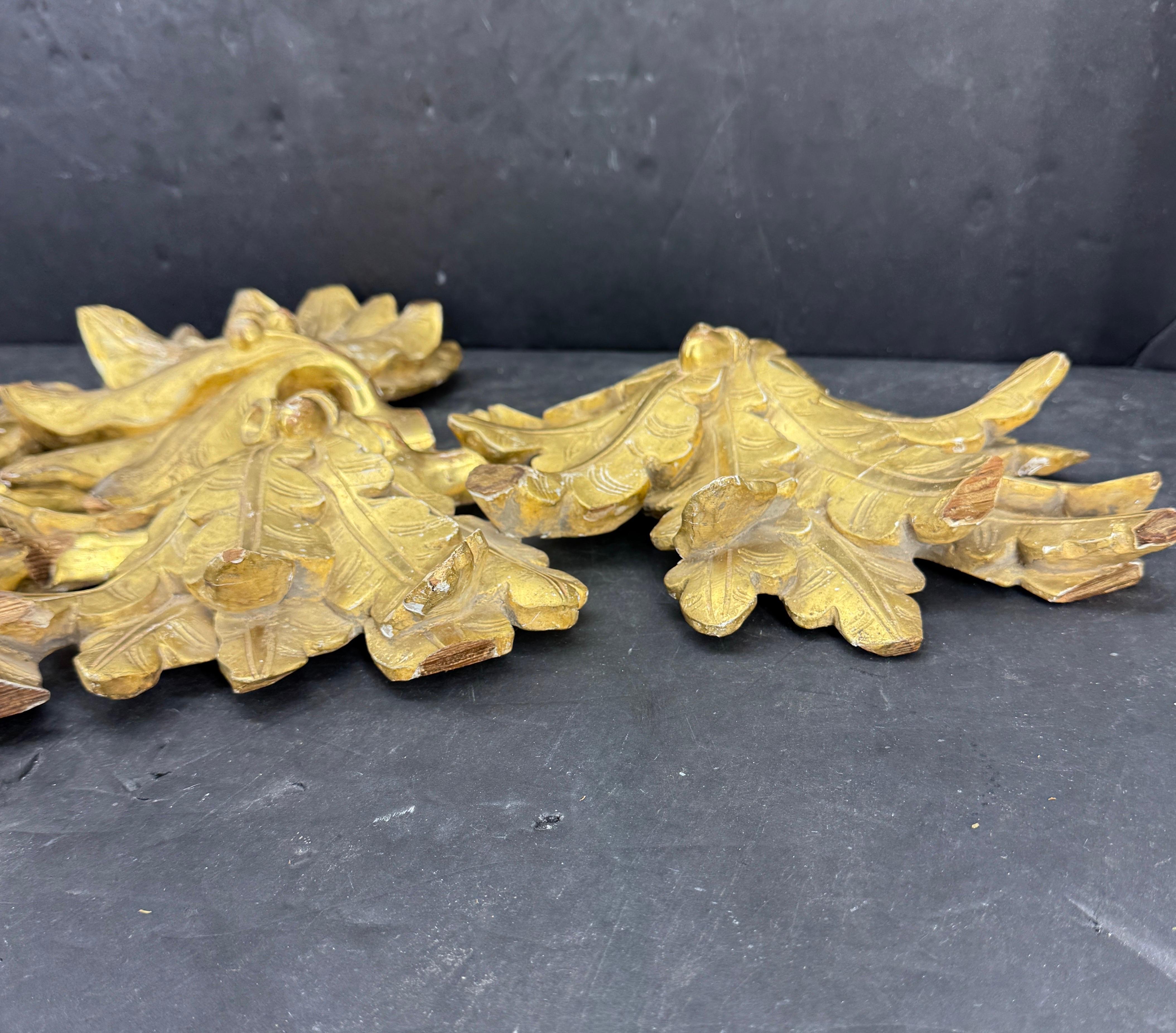 18th Century Pair of Gilt Wood Wall Fragments Sculptures with Leaves and Acorns en vente 6