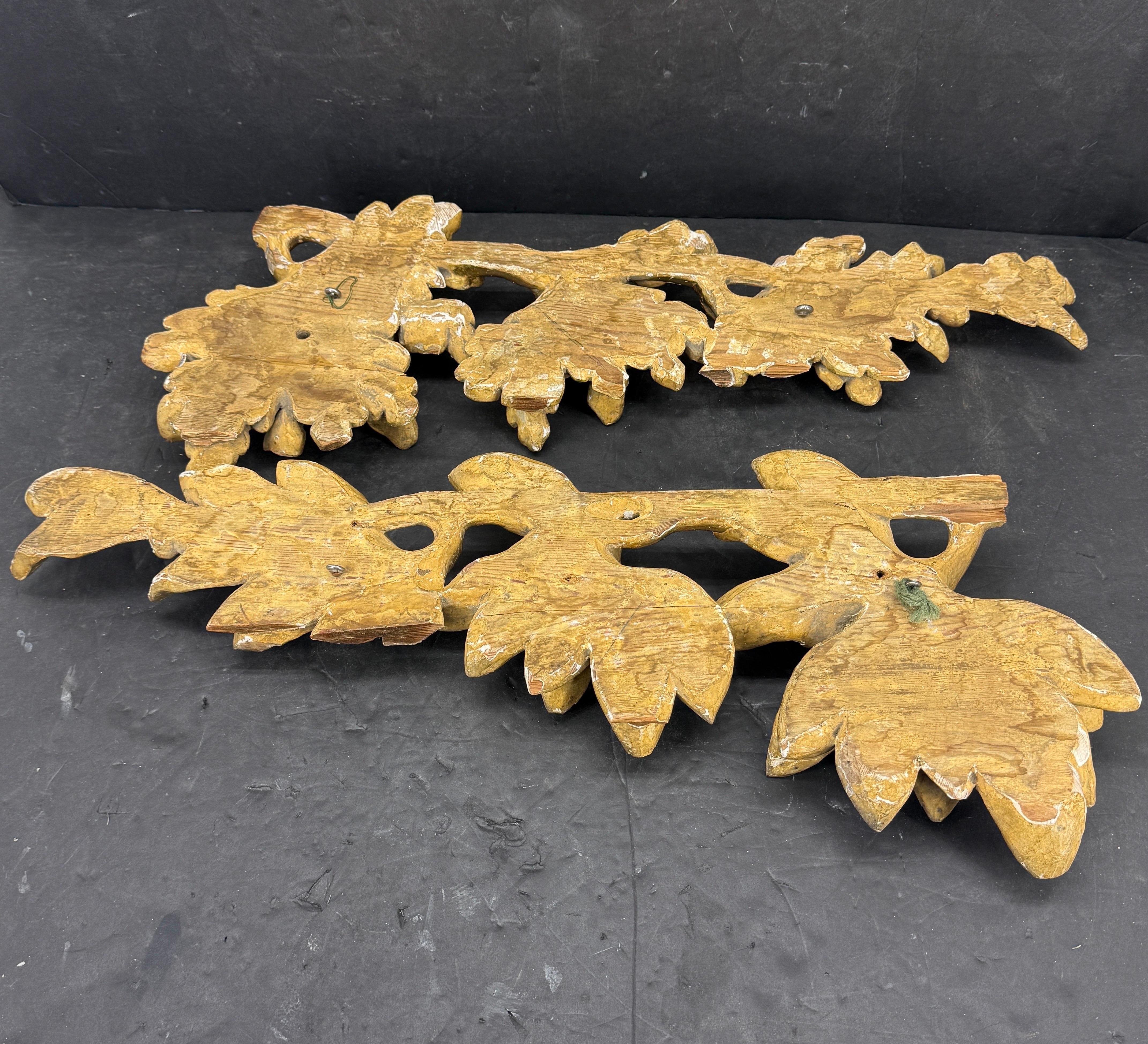 18th Century Pair of Gilt Wood Wall Fragments Sculptures with Leaves and Acorns en vente 11