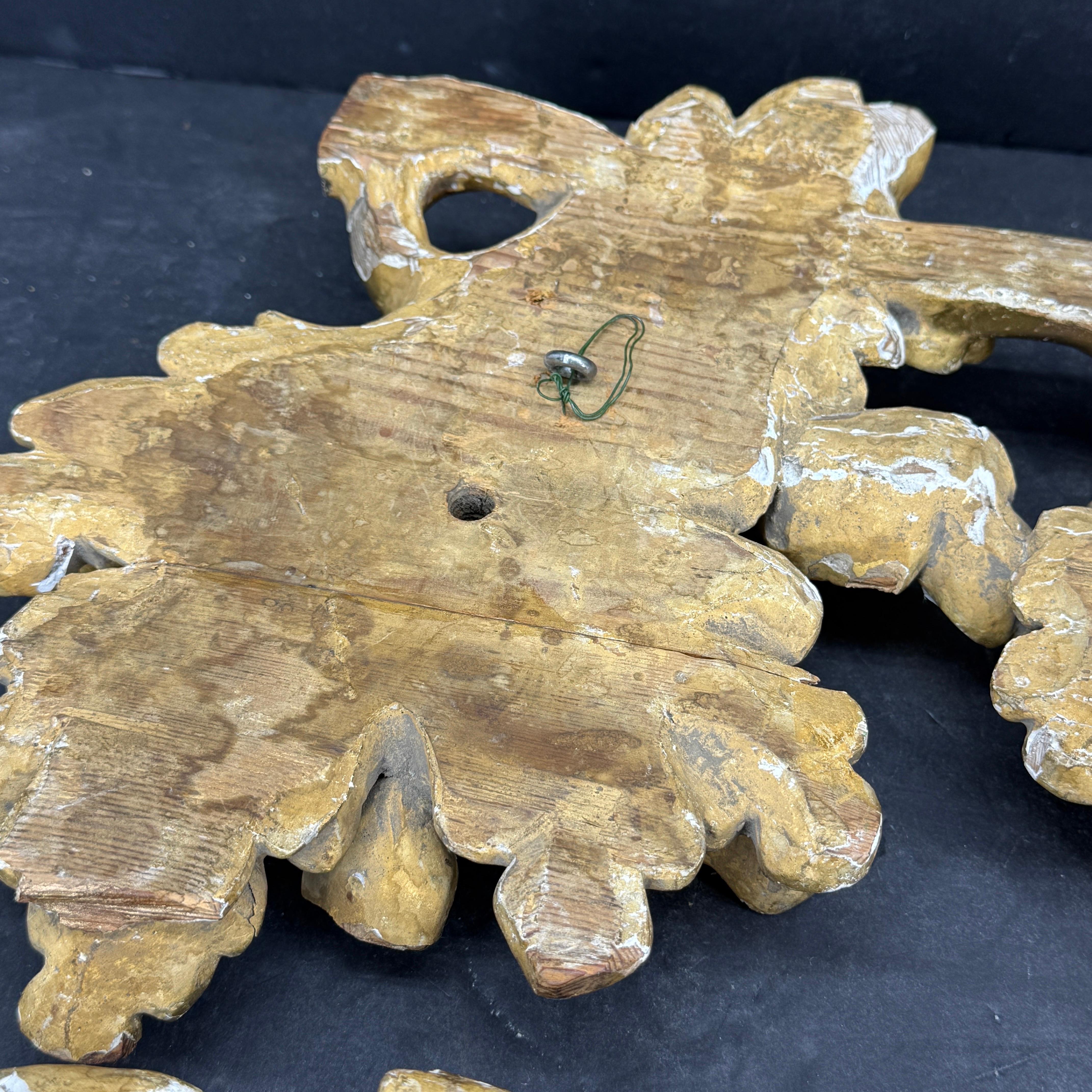 18th Century Pair of Gilt Wood Wall Fragments Sculptures with Leaves and Acorns en vente 12