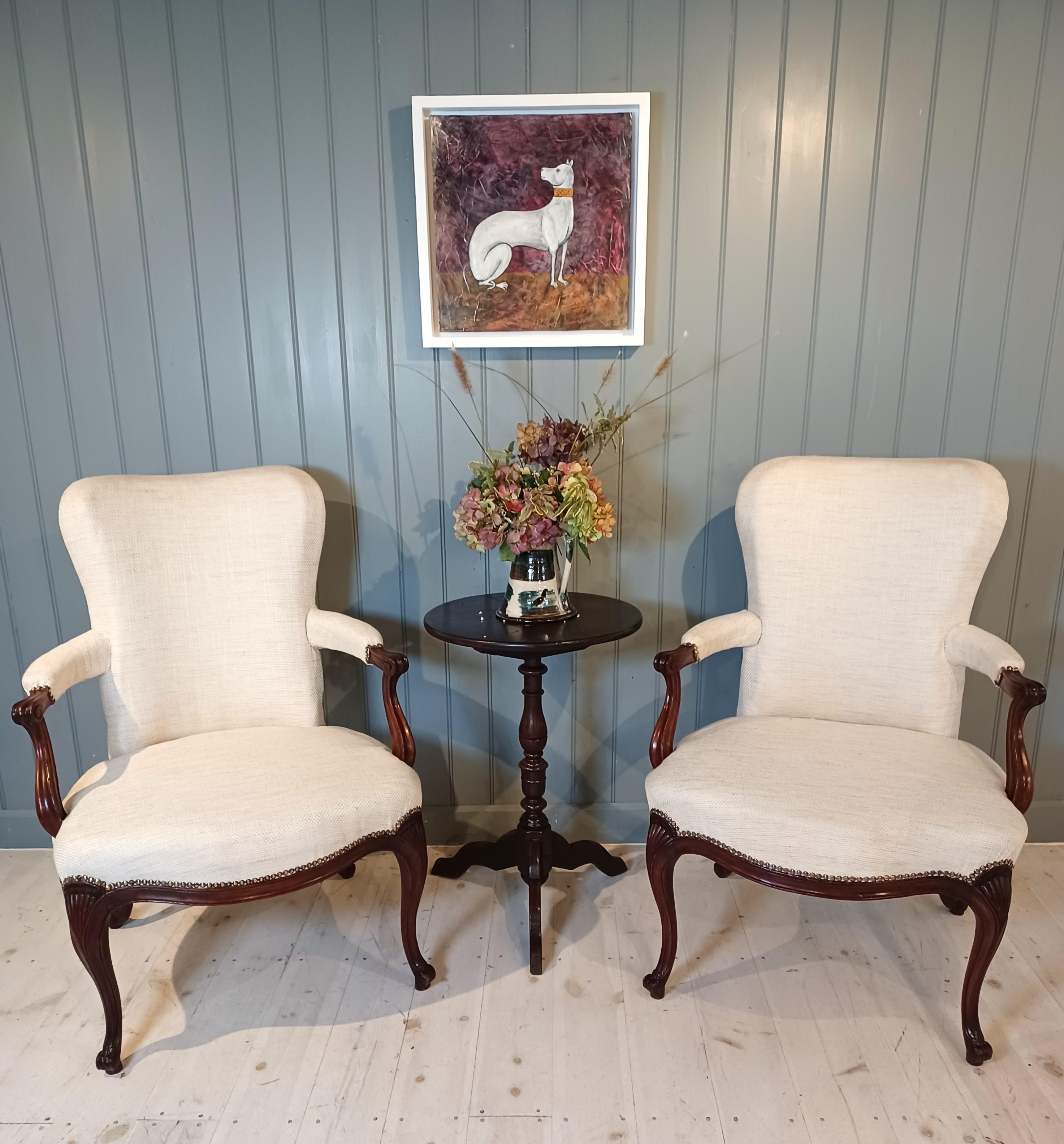 English 18th century pair of Hepplewhite open armchairs For Sale