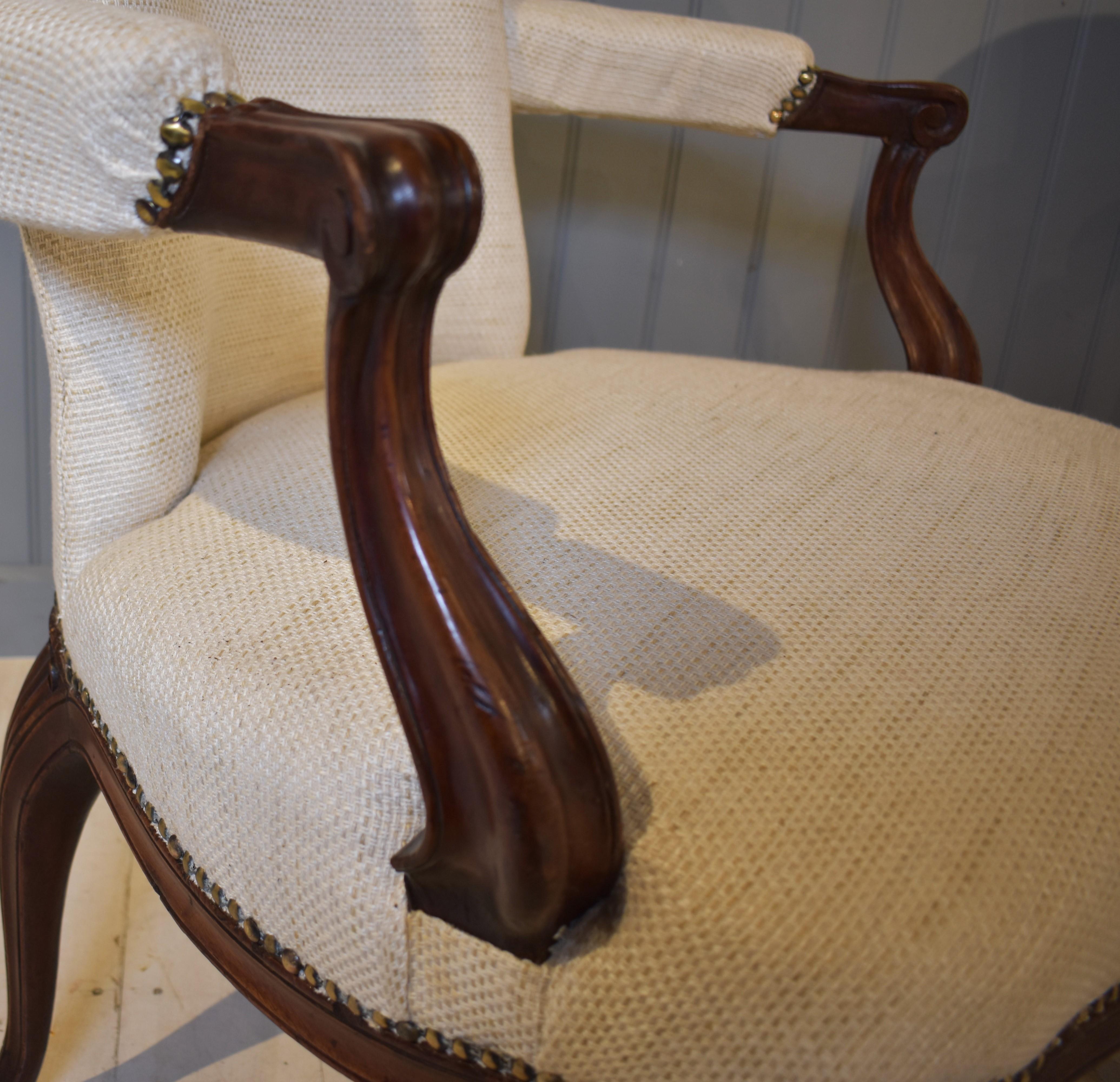 18th century pair of Hepplewhite open armchairs For Sale 2