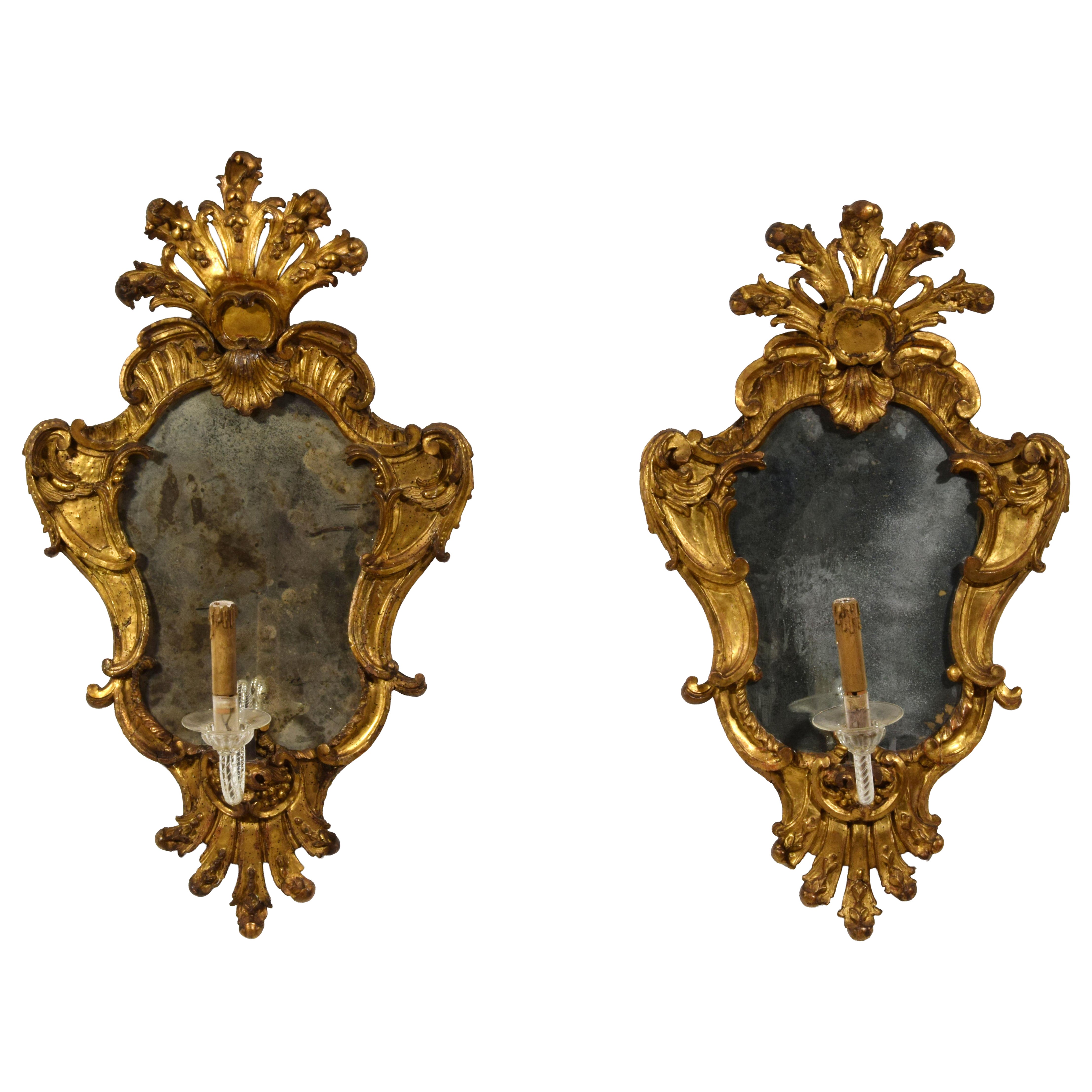 18th Century, Pair of Italian Baroque Giltwood Mirrors