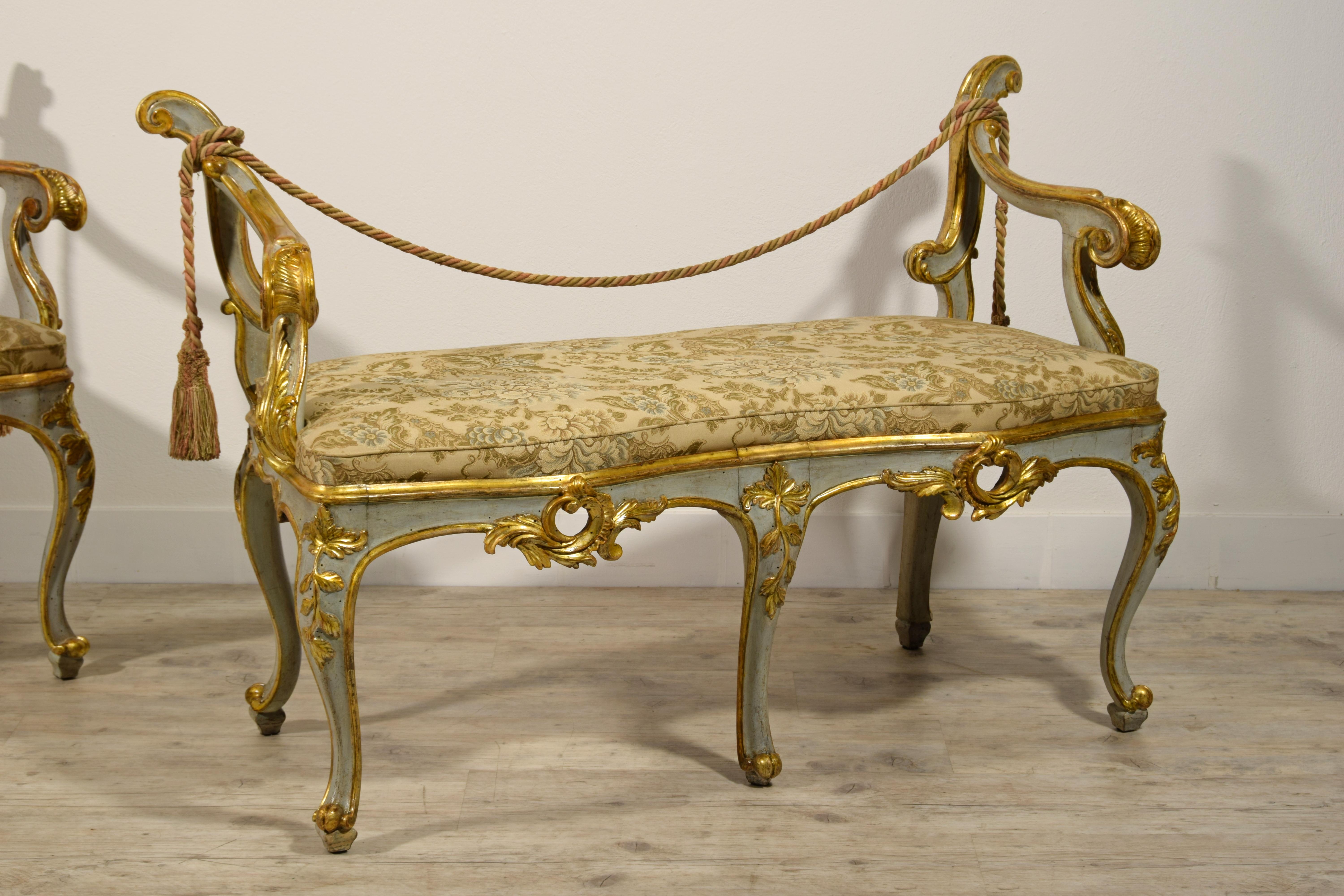 18th Century, Pair of Italian Baroque Lacquered and Gilt Wood Benches For Sale 6