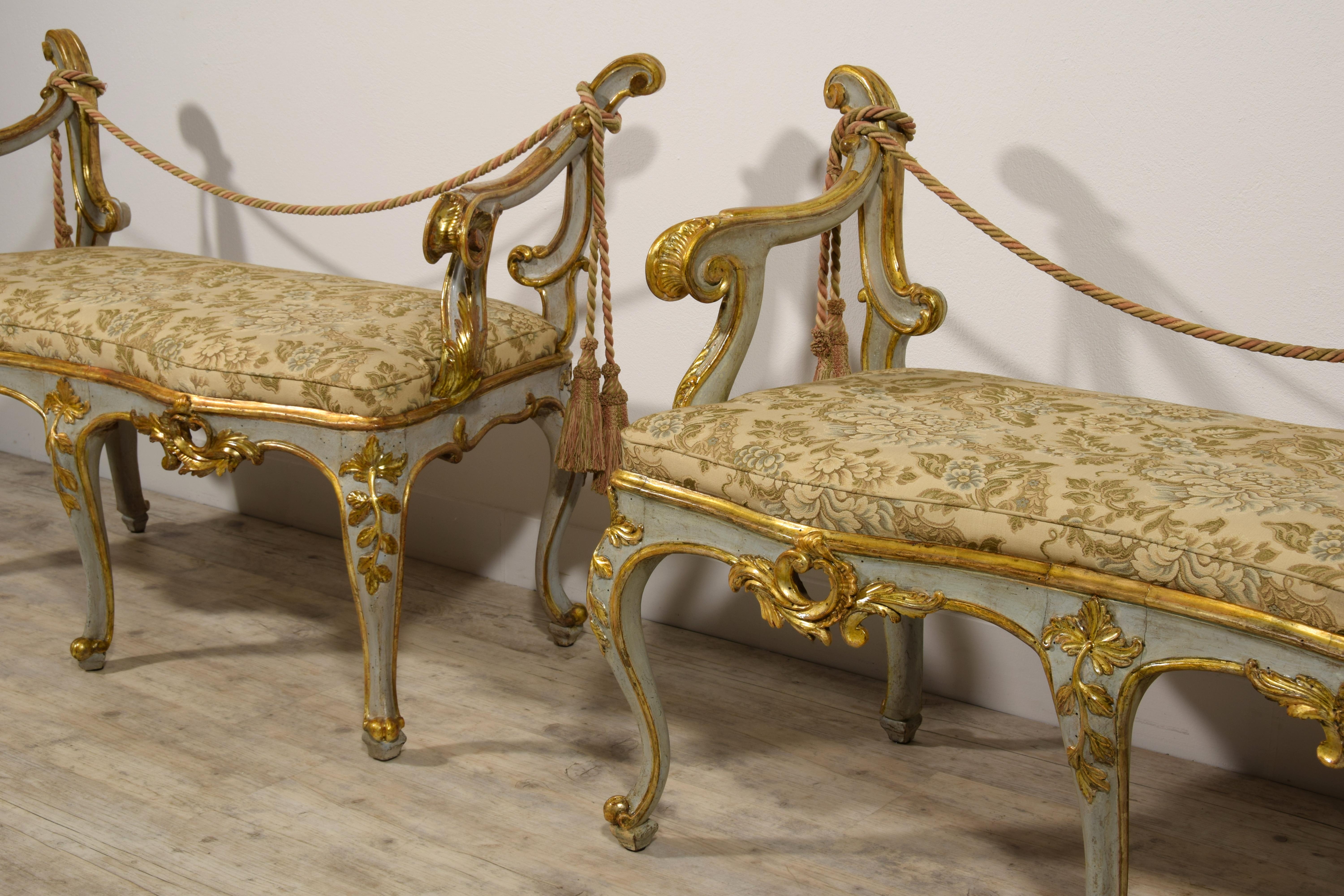 18th Century, Pair of Italian Baroque Lacquered and Gilt Wood Benches For Sale 13