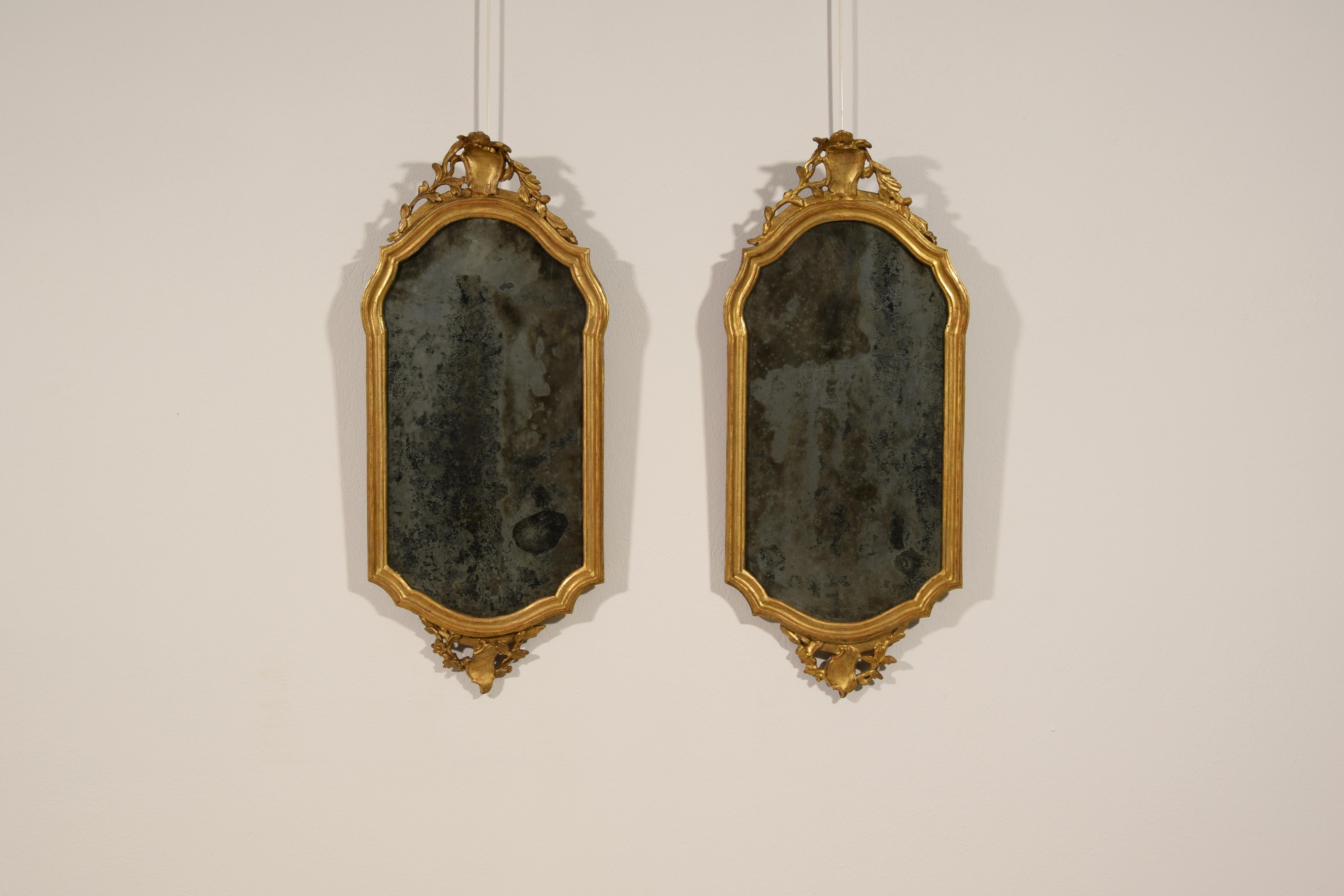 Wood 18th Century, Pair of Italian Carved and Giltwood Mirrors