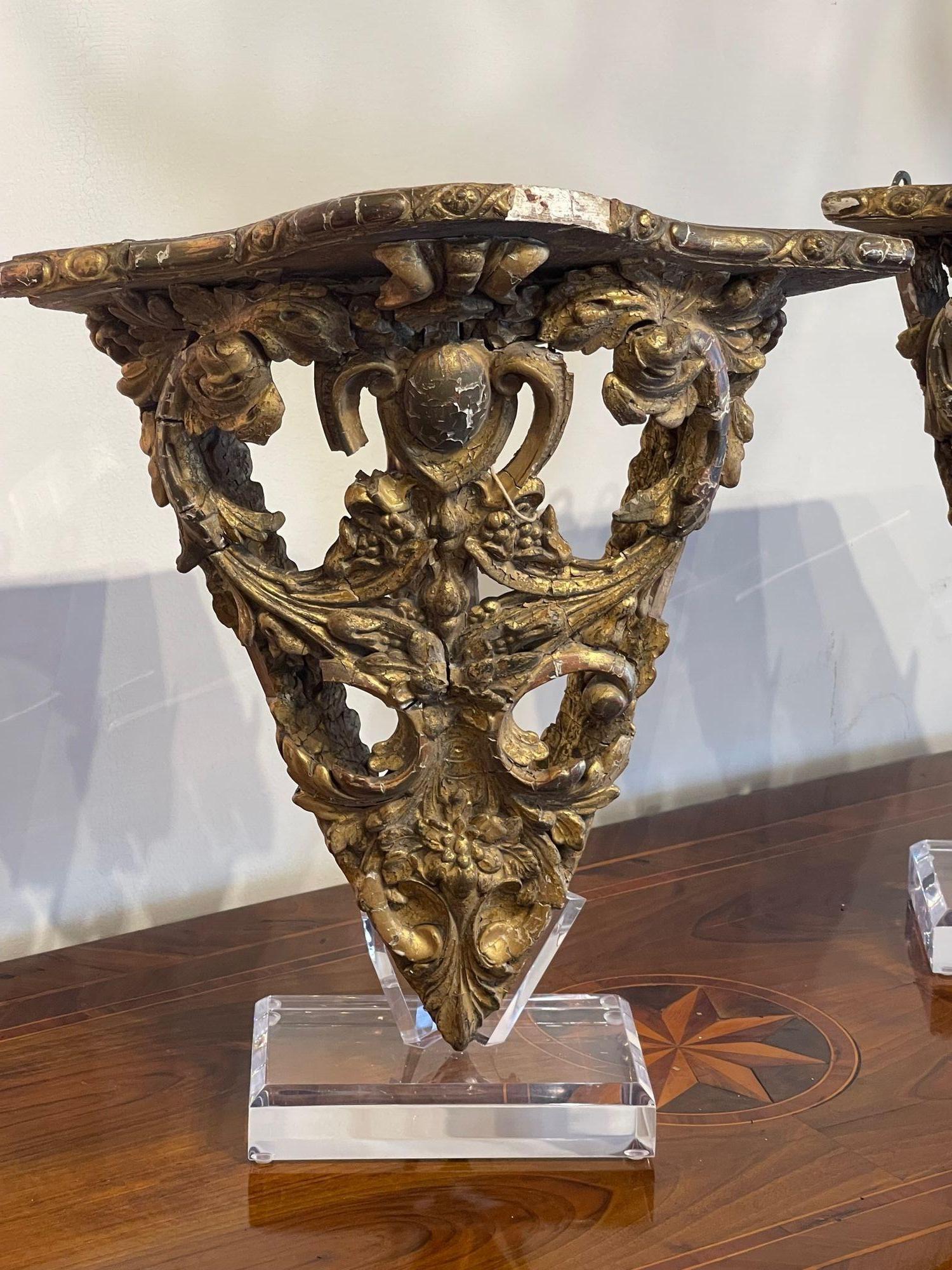 18th Century and Earlier 18th Century Pair of Italian Carved Giltwood Brackets For Sale