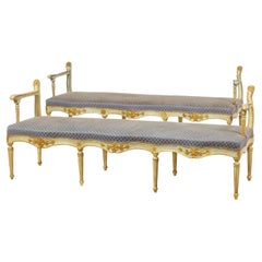 Siglo XVIII, Pareja de bancos italianos tallados en madera lacada y giltwood