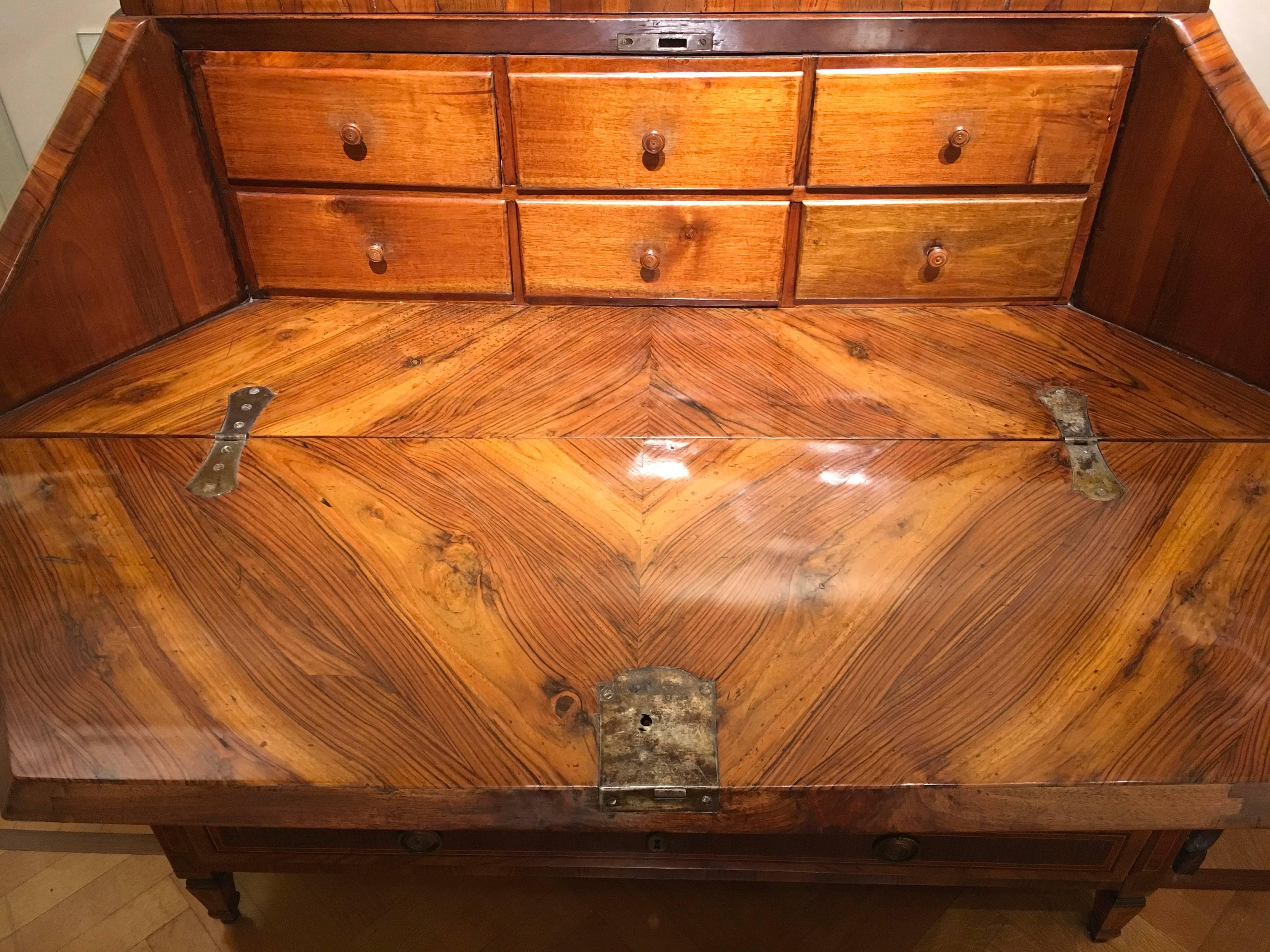 18th Century Pair of Italian Inlaid Walnut Chests of Drawers with Secretaire For Sale 1