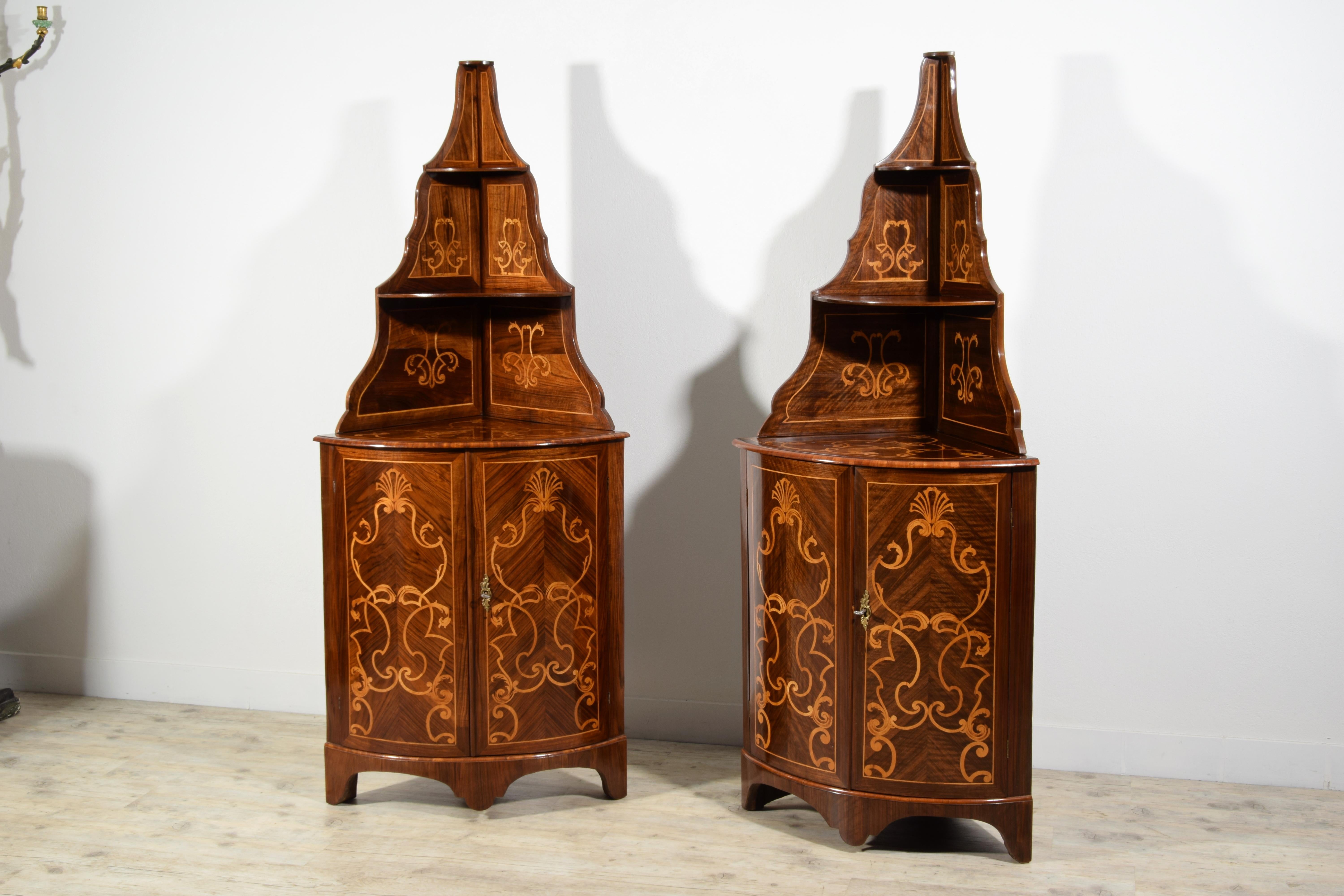 18th Century, Pair of Italian Inlay Wood Corner Cabinets For Sale 1