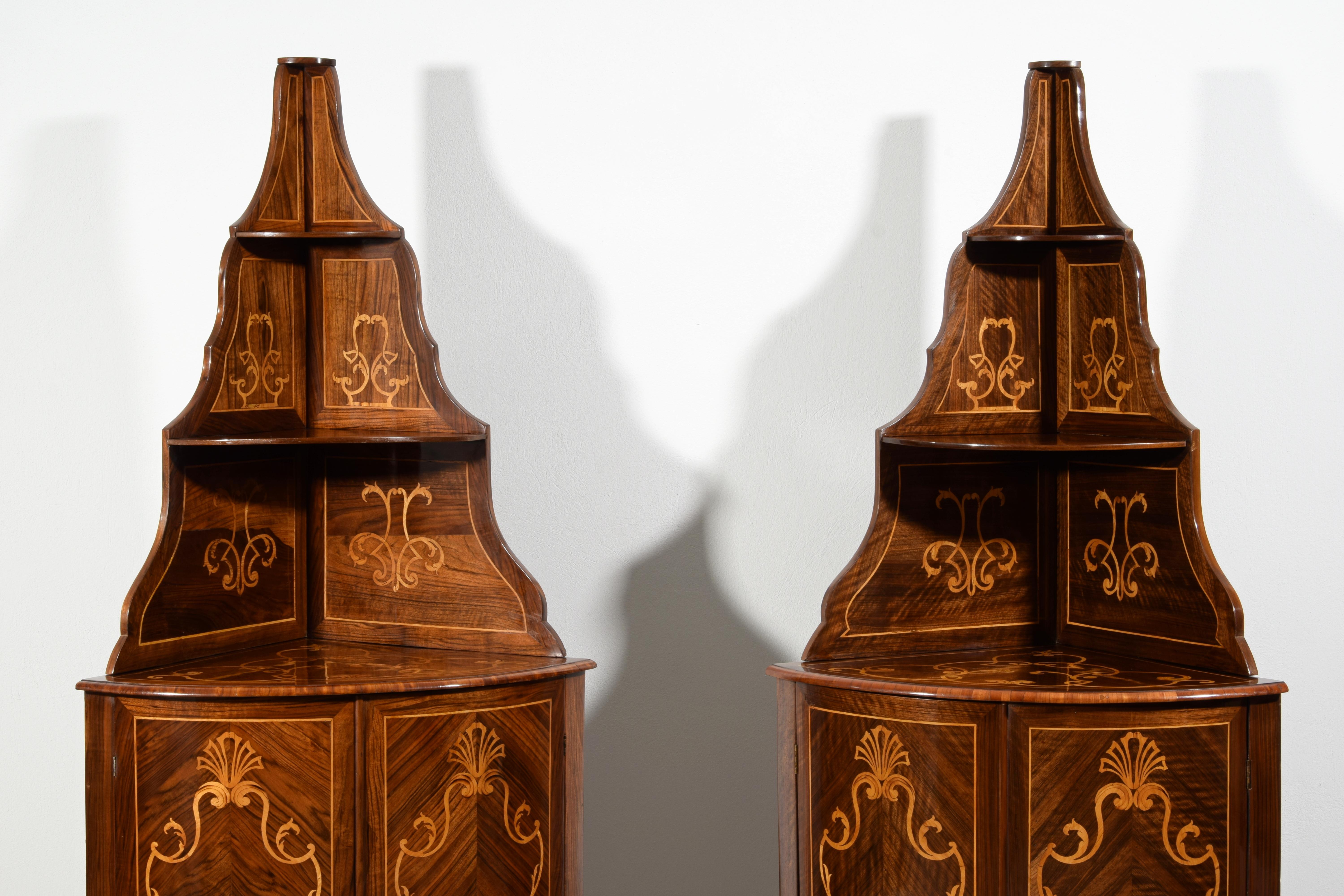 18th Century, Pair of Italian Inlay Wood Corner Cabinets For Sale 6