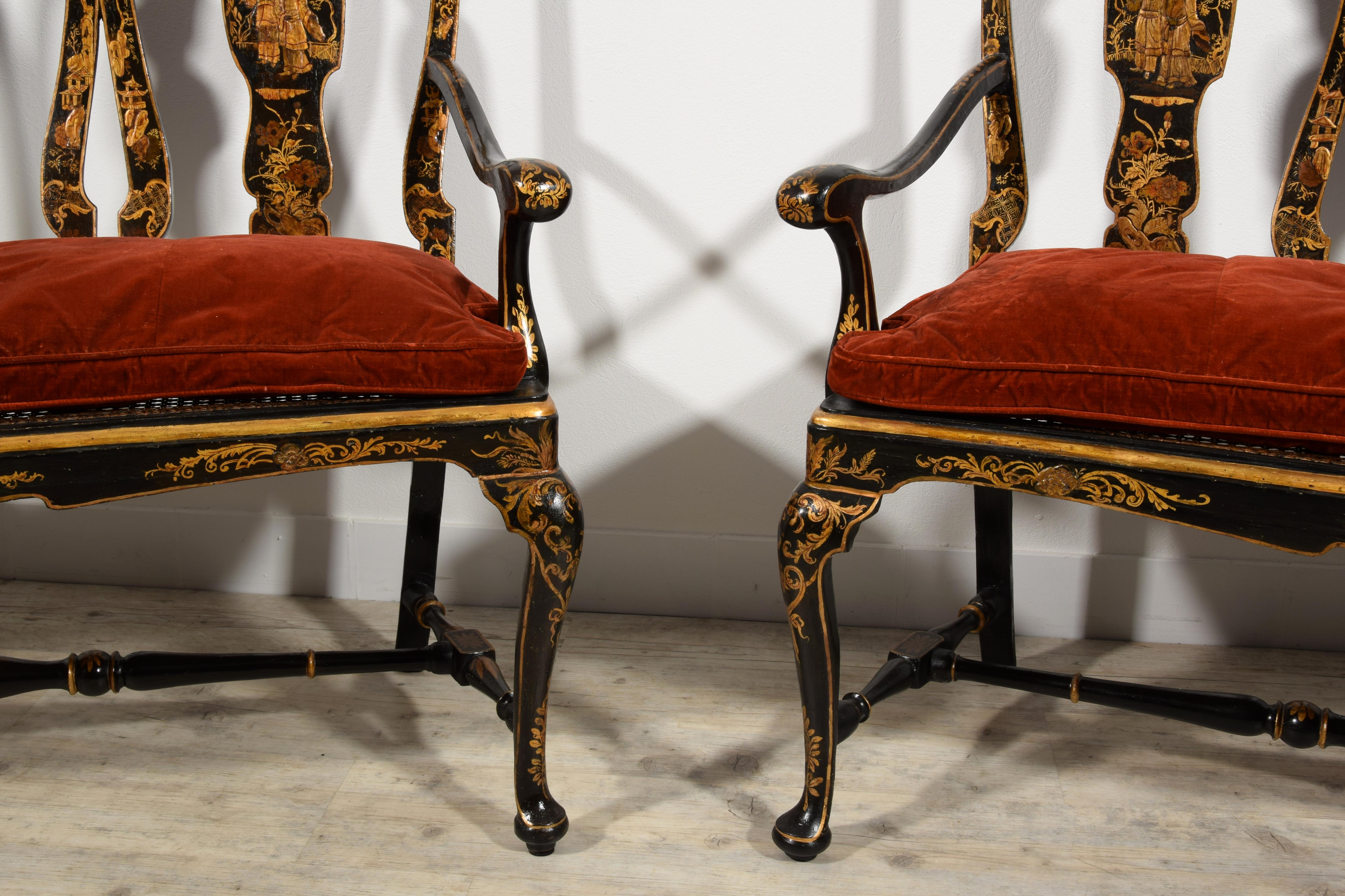 18th Century, Pair of Italian Lacquered Chinoiserie Wood Sofas For Sale 17