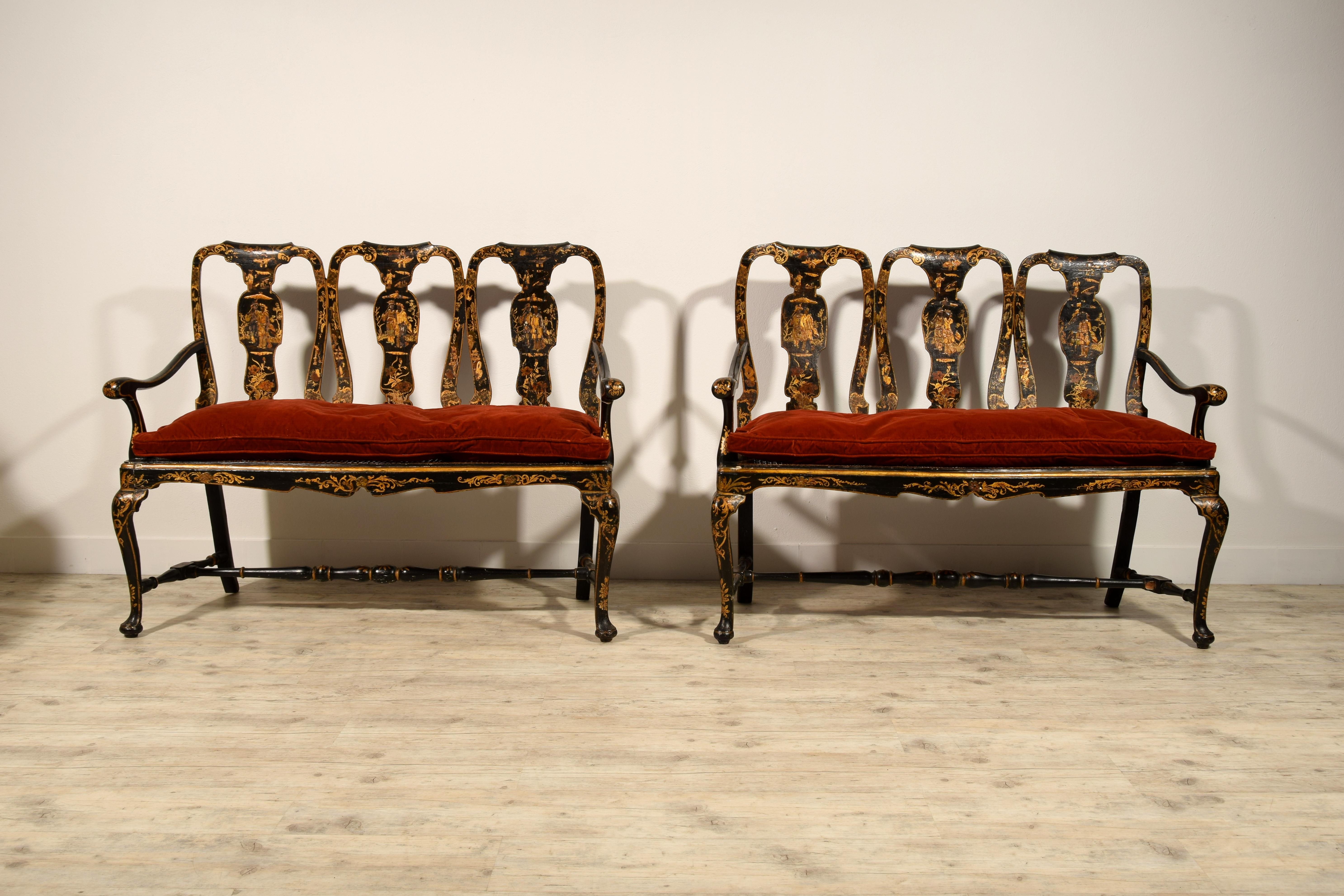 18th Century, Pair of Italian Lacquered Chinoiserie Wood Sofas 1