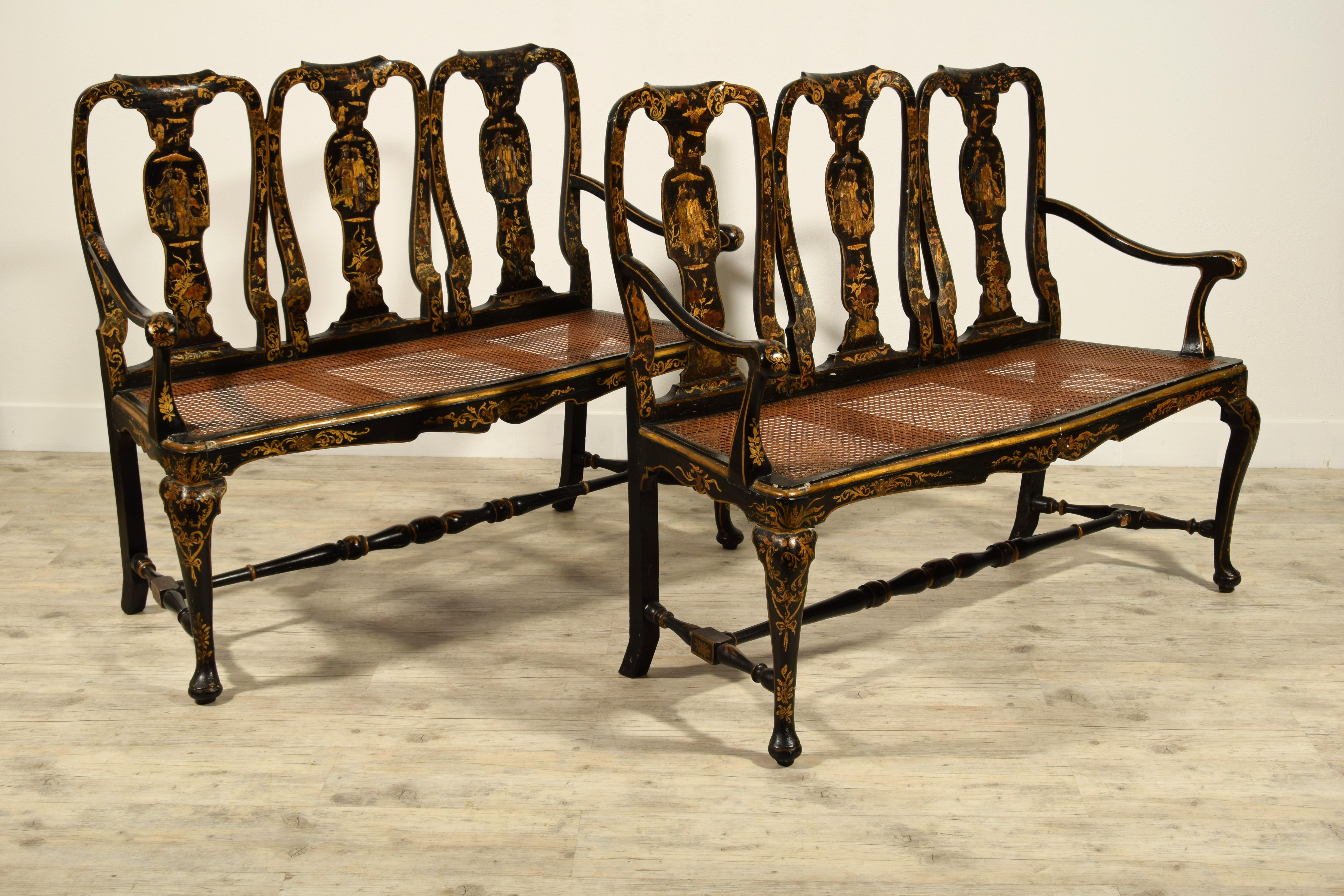 18th Century, Pair of Italian Lacquered Chinoiserie Wood Sofas 3