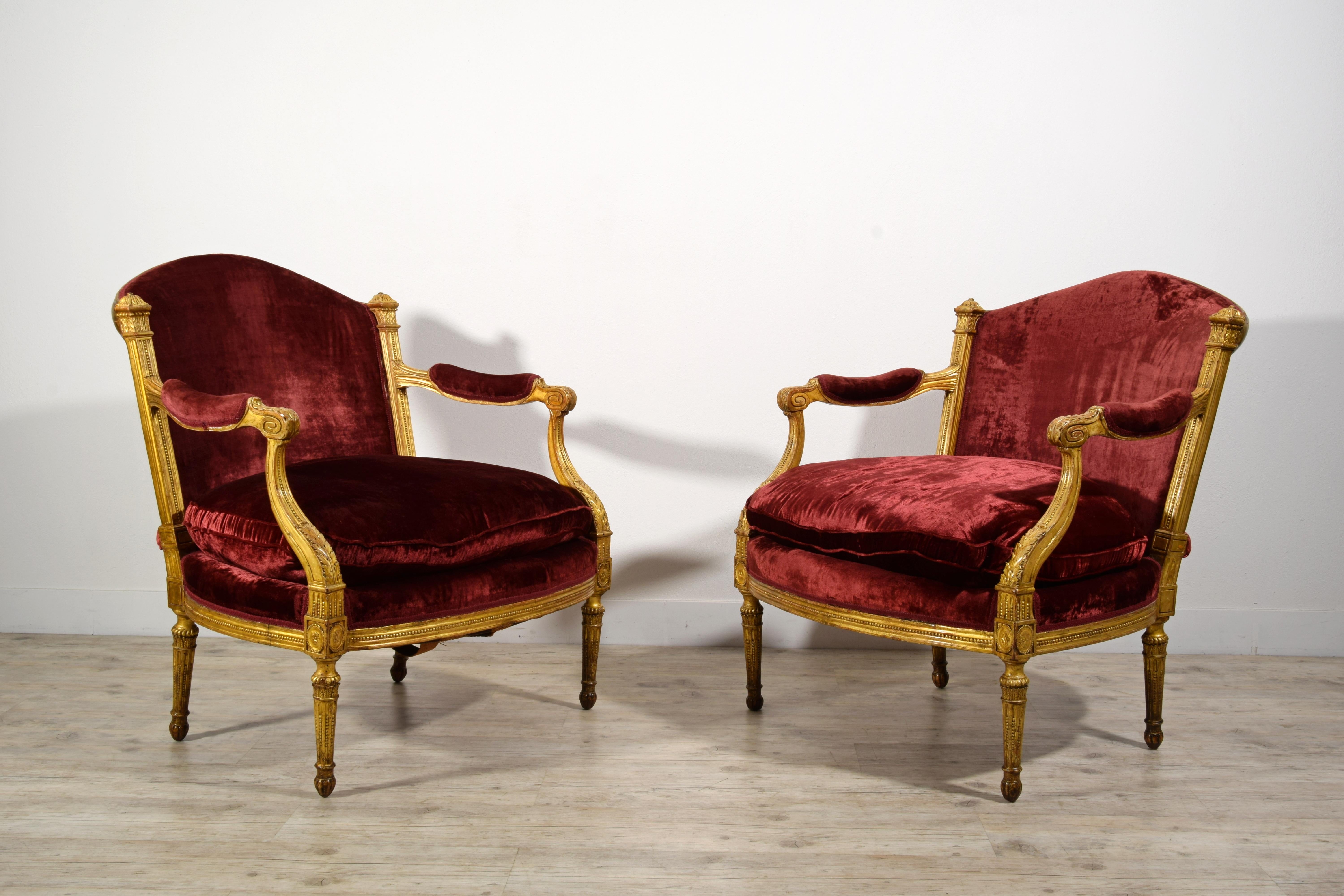 18th century Pair of Italian Large Wood Armchairs  5