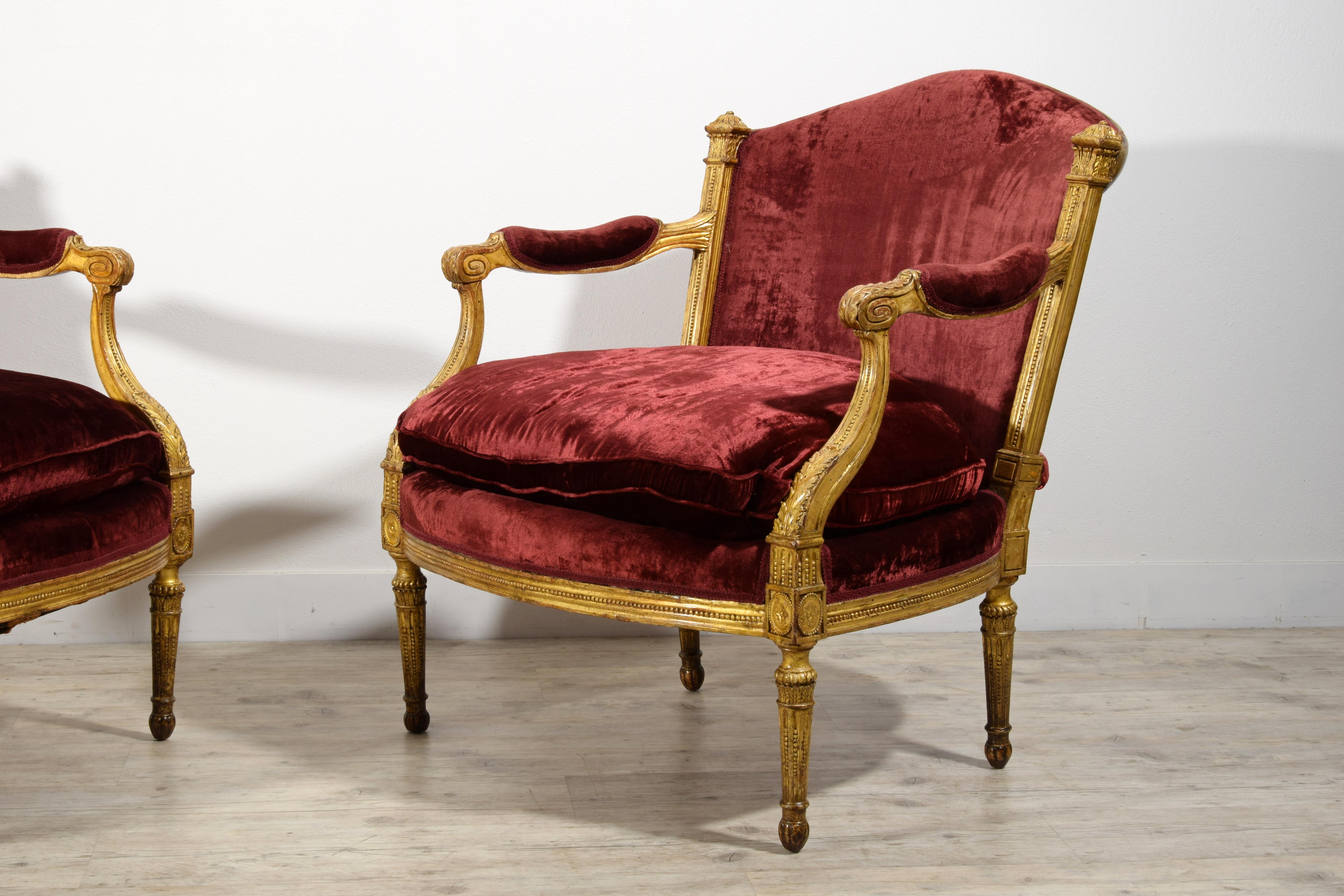 18th century Pair of Italian Large Wood Armchairs  7