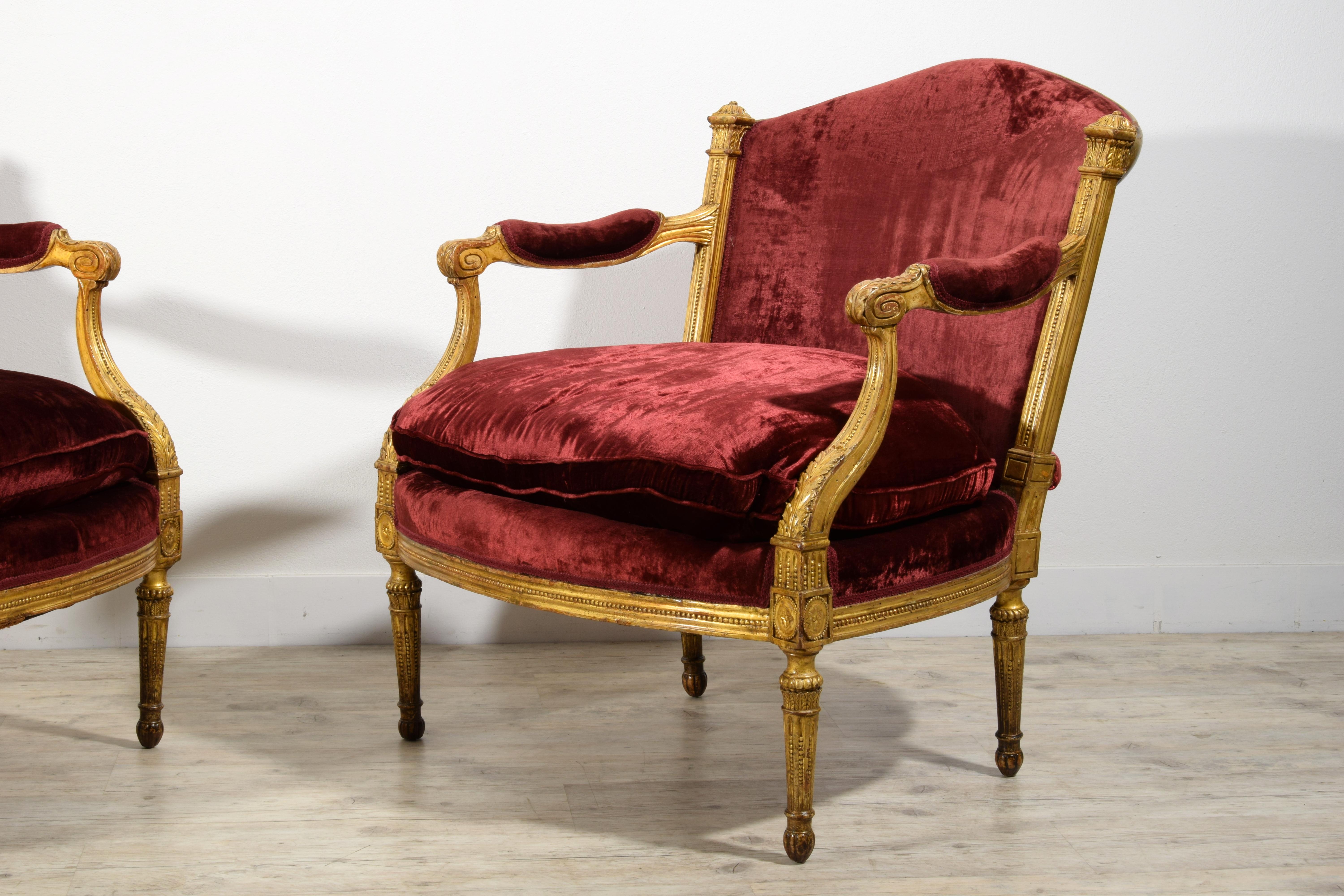 18th century Pair of Italian Large Wood Armchairs  2