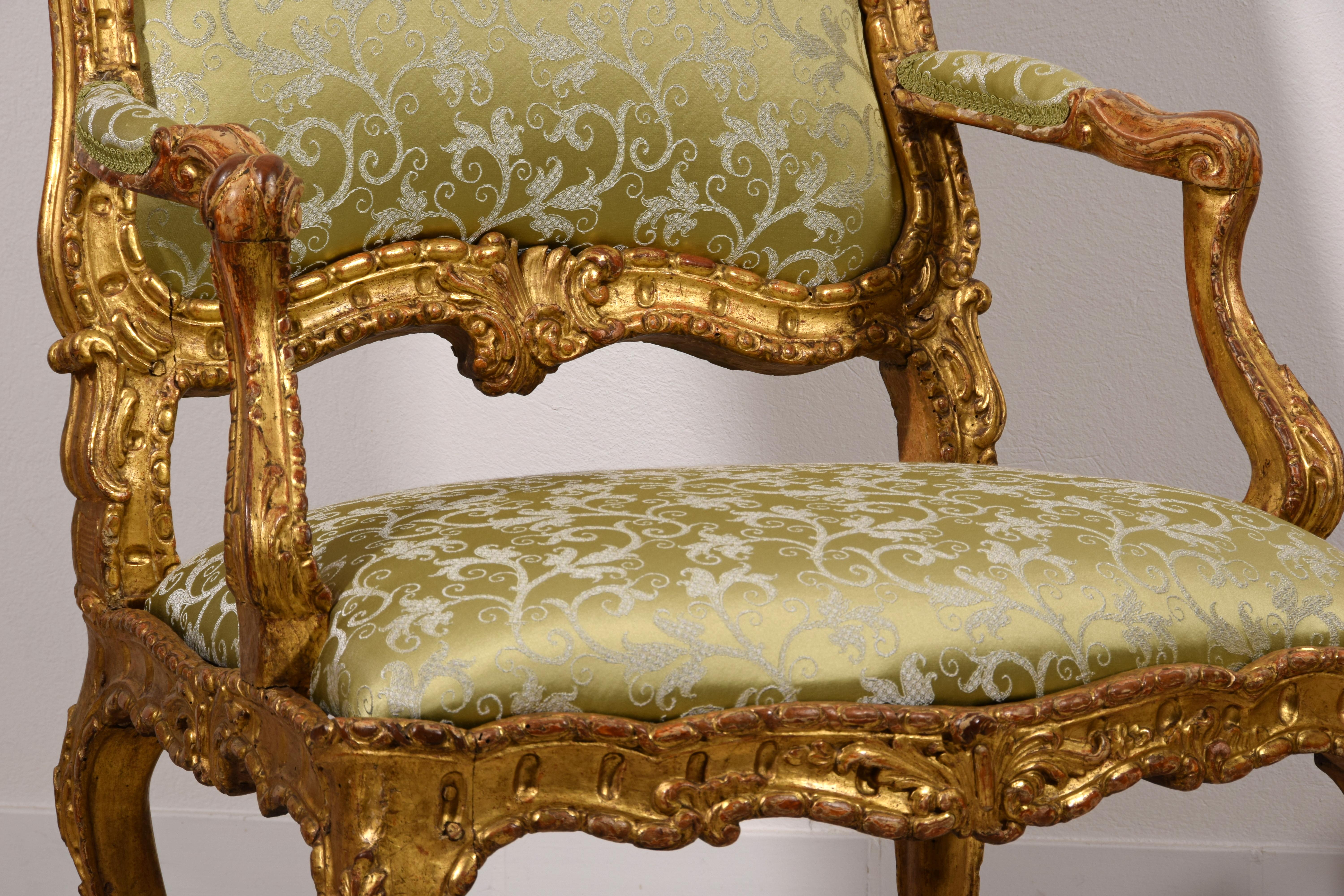 18th Century Pair of Italian Louis XV Carved Giltwood Armchairs For Sale 8