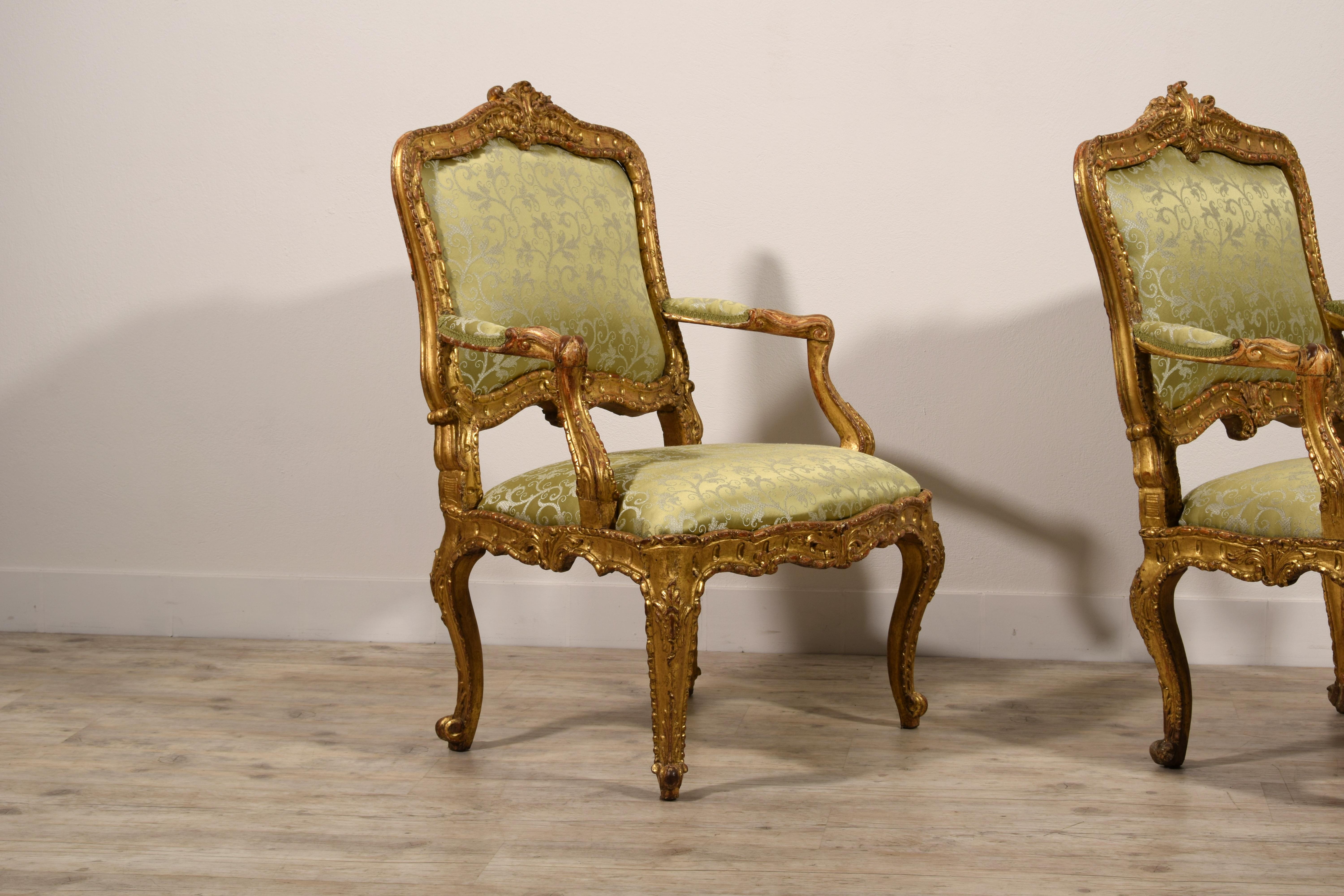 18th Century Pair of Italian Louis XV Carved Giltwood Armchairs For Sale 10