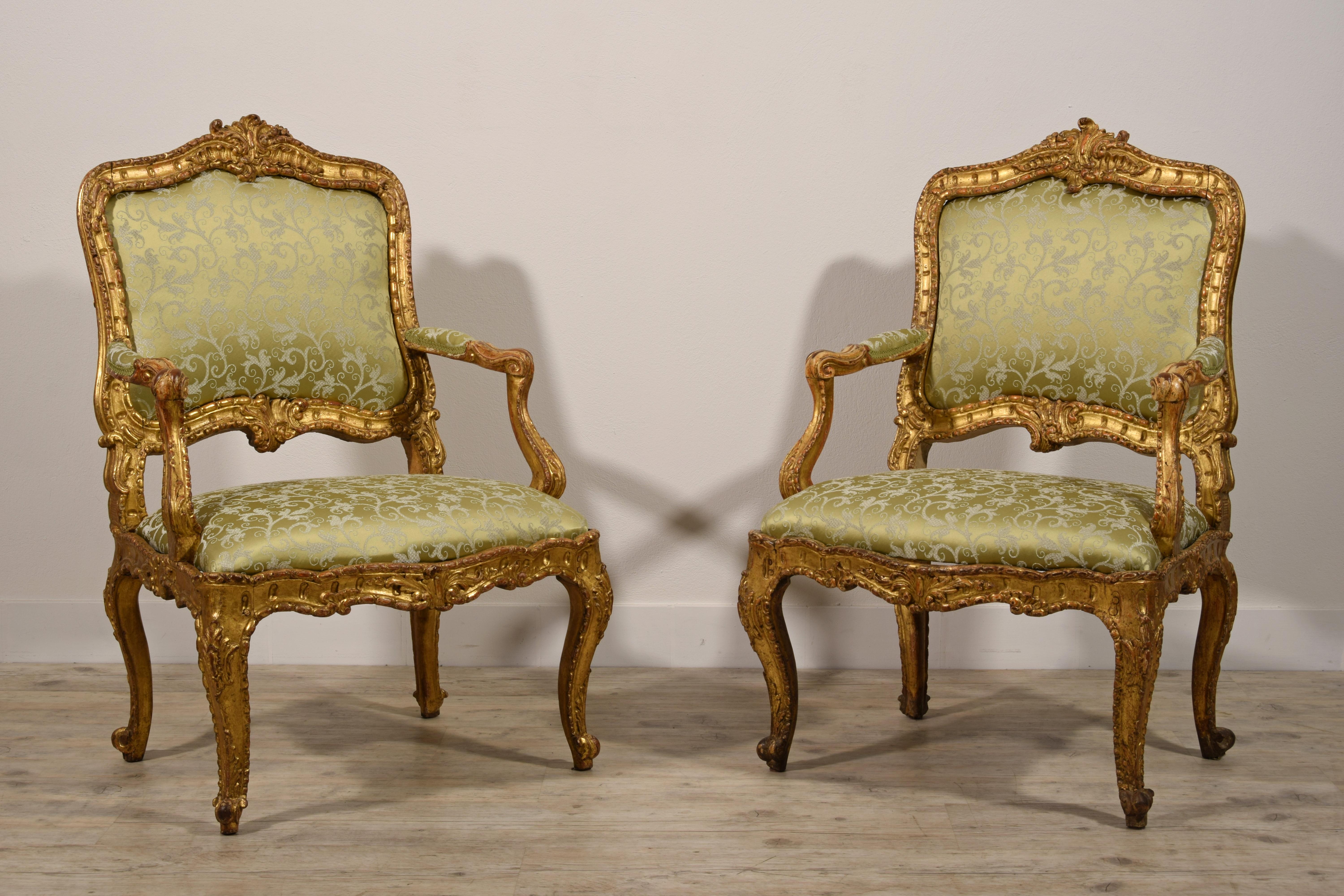 18th Century Pair of Italian Louis XV Carved Giltwood Armchairs For Sale 14