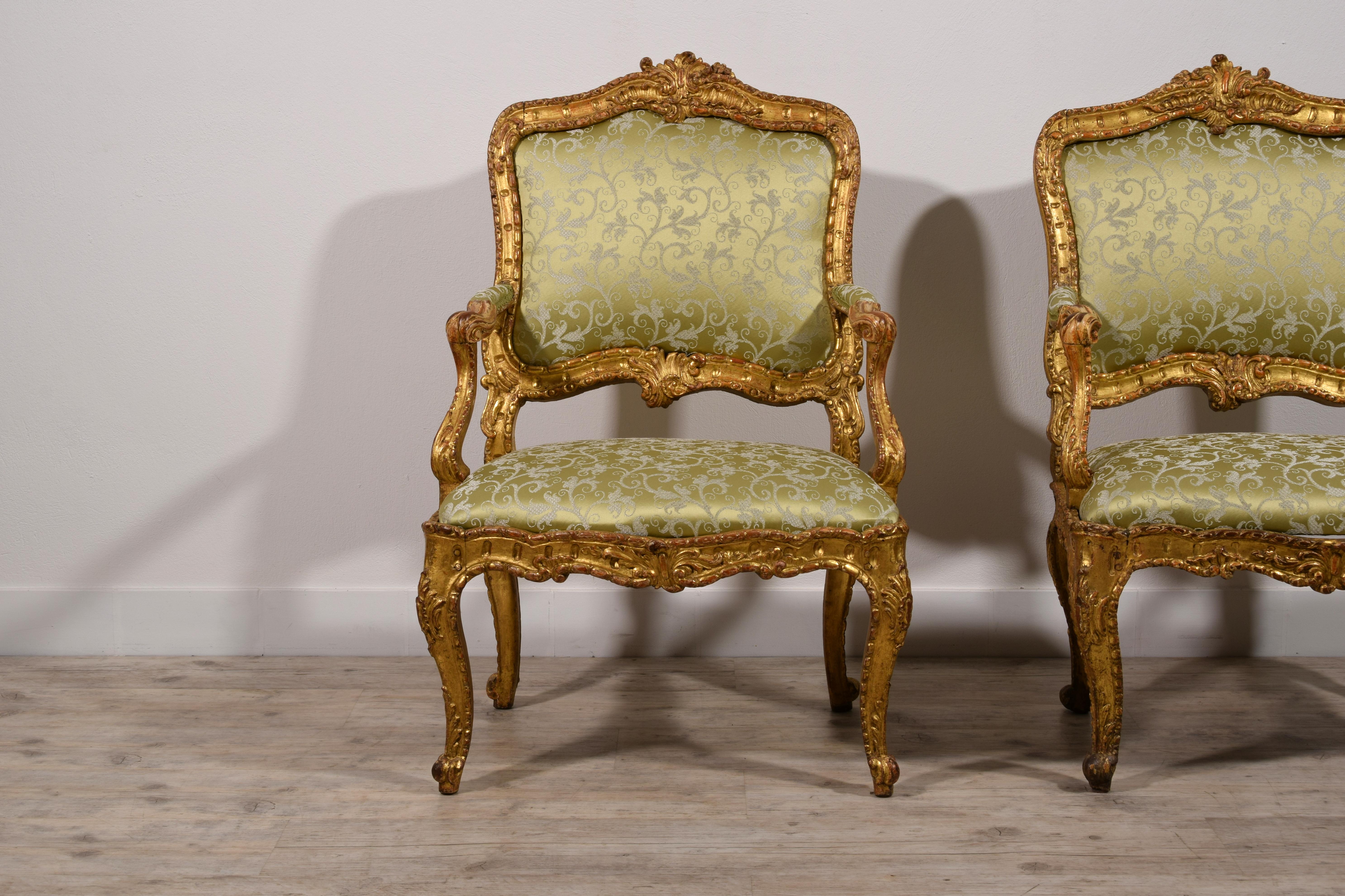 18th Century Pair of Italian Louis XV Carved Giltwood Armchairs For Sale 15