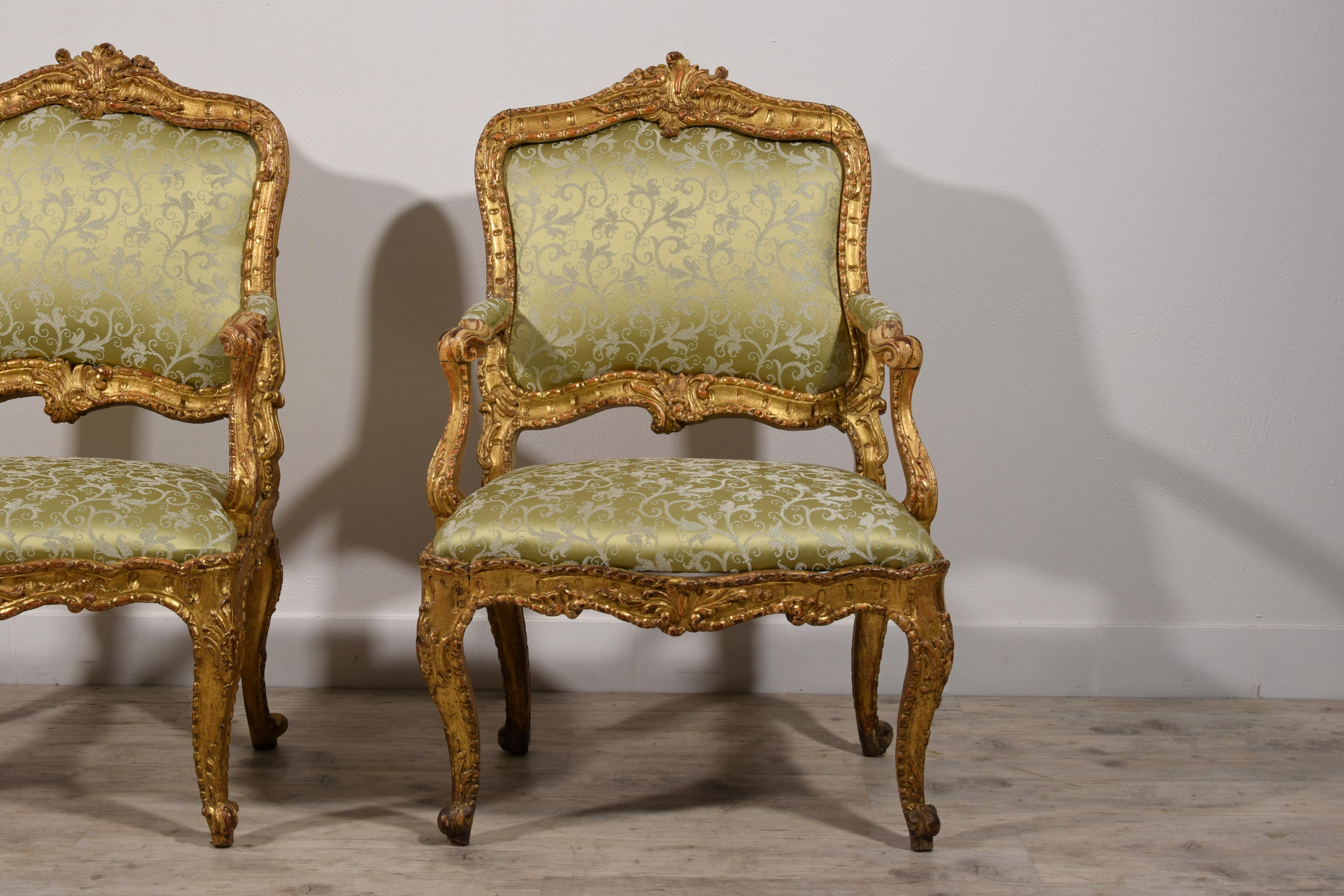 18th Century Pair of Italian Louis XV Carved Giltwood Armchairs For Sale 16