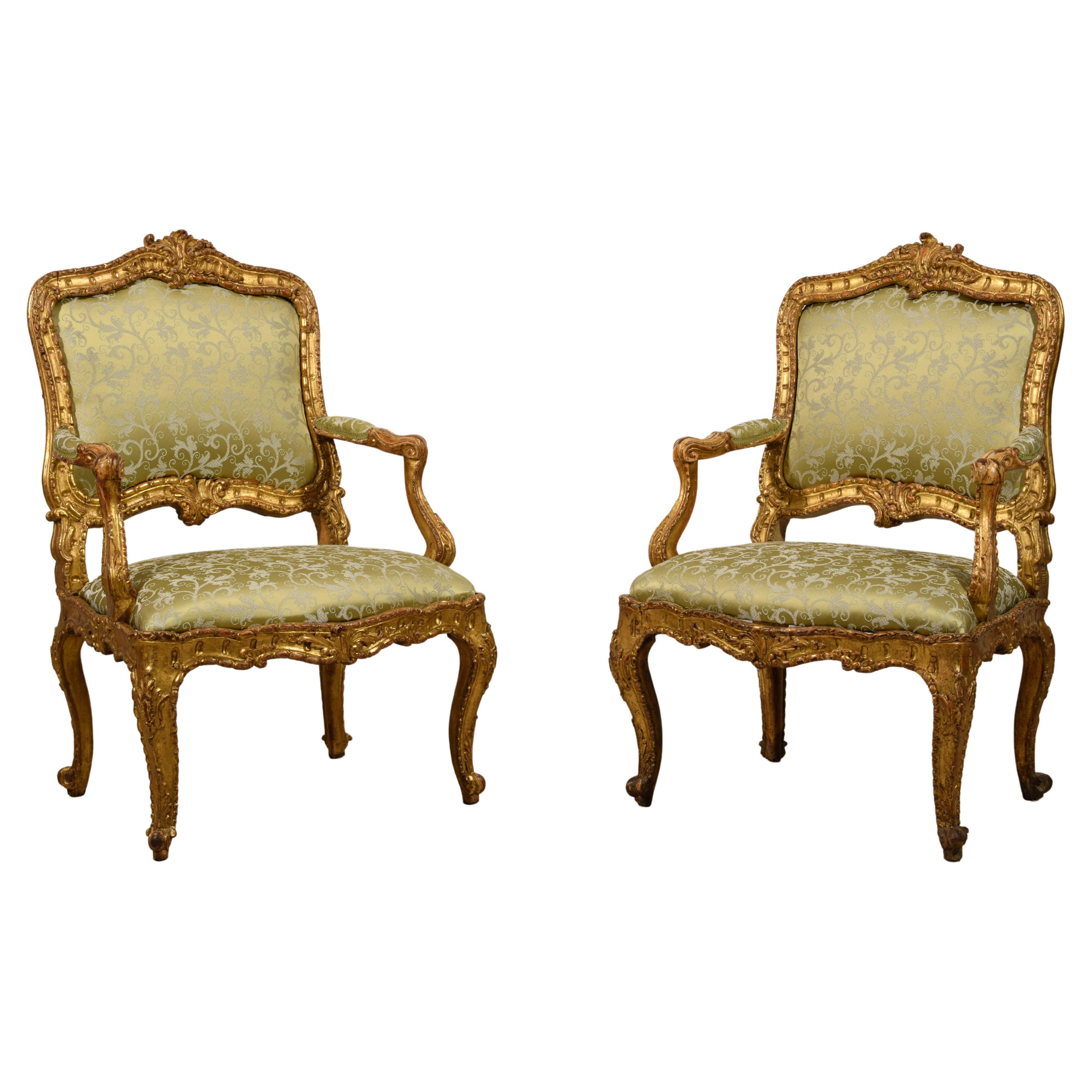 18th Century Pair of Italian Louis XV Carved Giltwood Armchairs For Sale