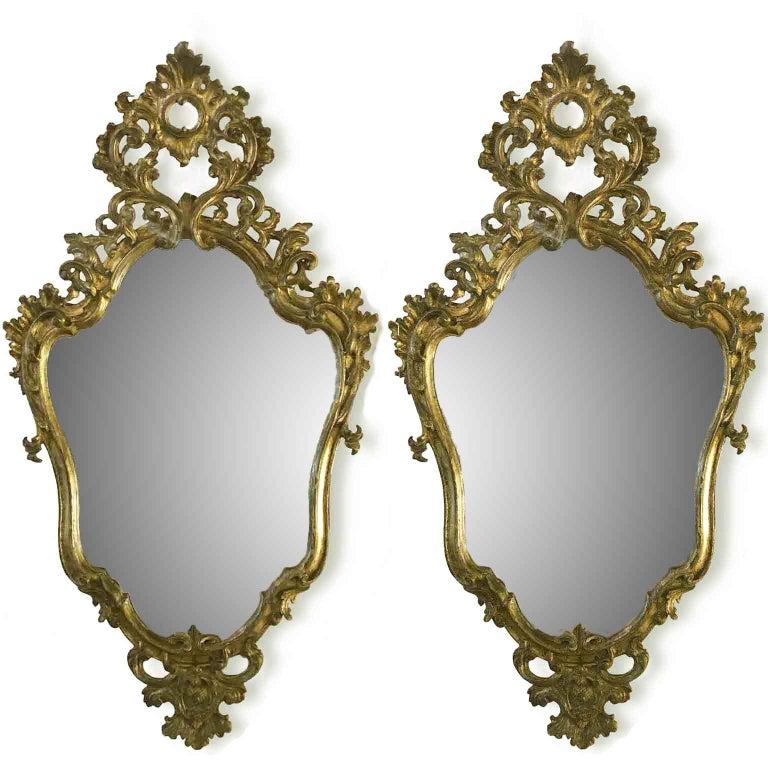 Paire de miroirs italiens Louis XV du 18ème siècle Bon état - En vente à Milano, MI