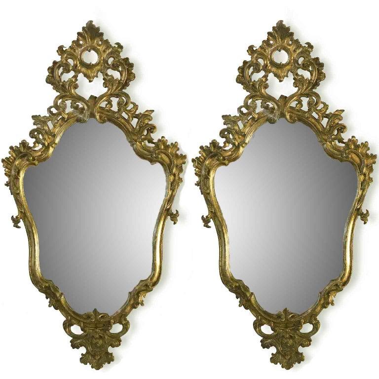 Pair of Italian Louis XV Mirrors 18th Century Mercury Glass Shaped Mirrors In Good Condition For Sale In Milan, IT