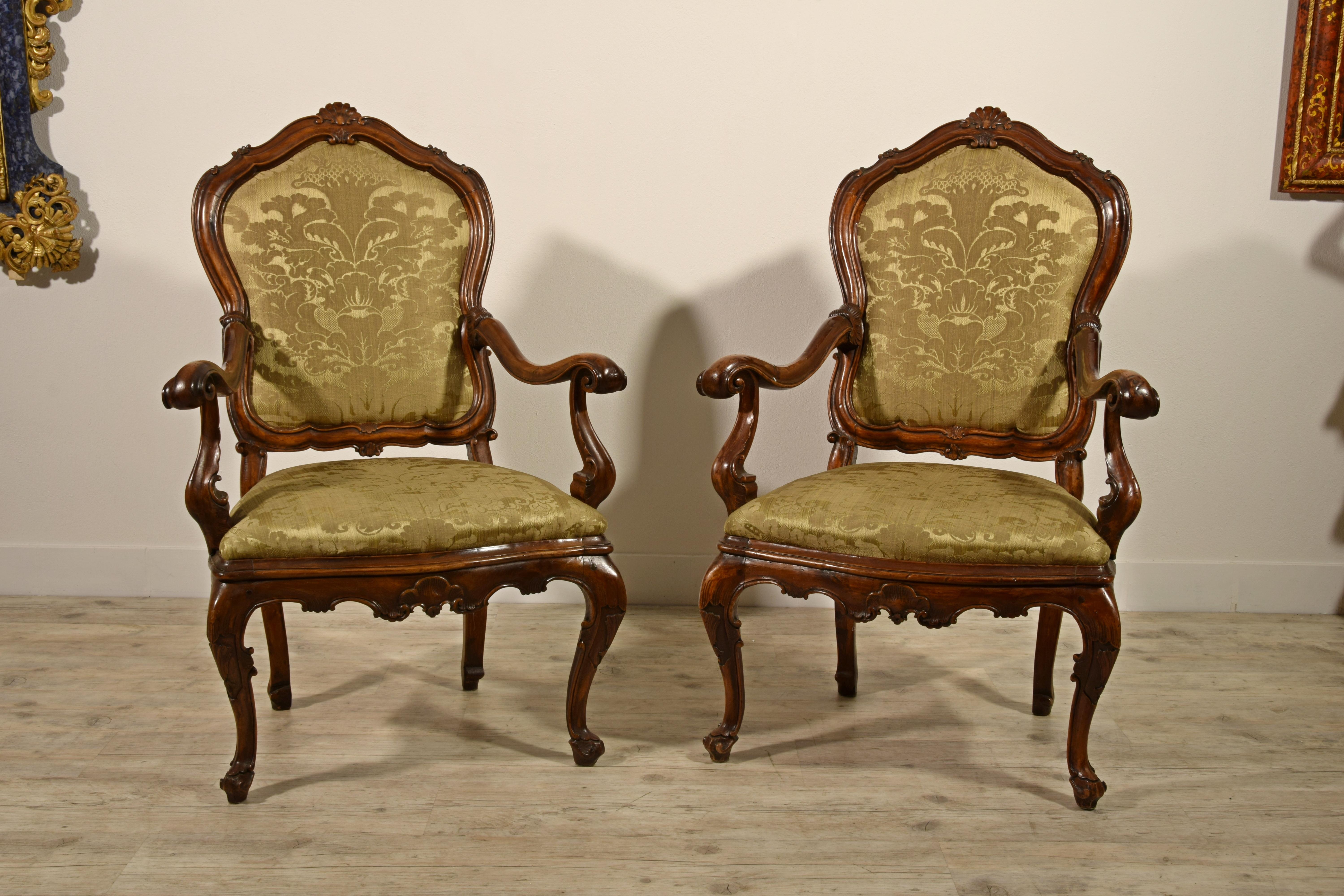 Hand-Carved 18th Century, Pair of Italian Louis XV Wood Armchairs