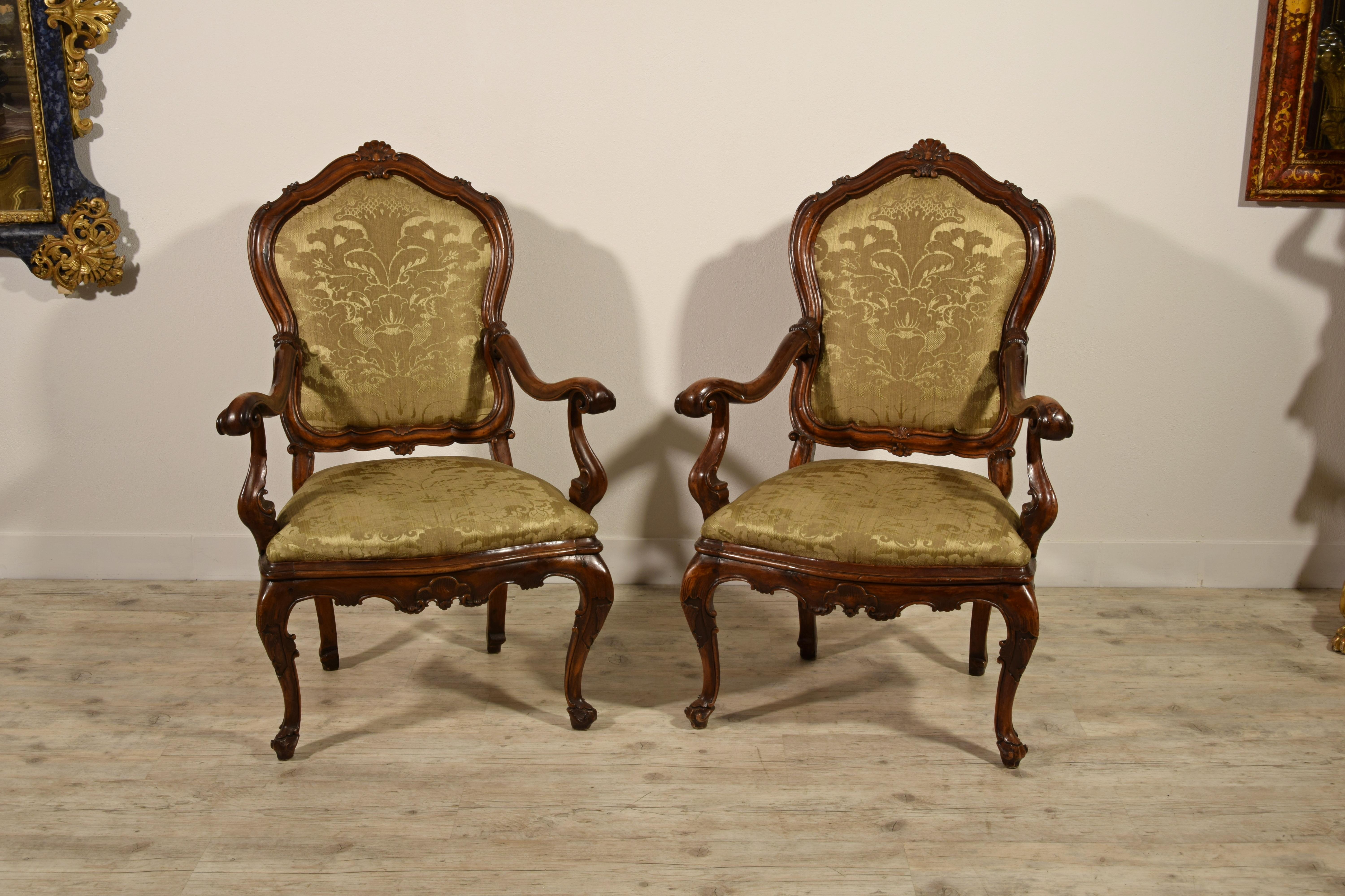 18th Century, Pair of Italian Louis XV Wood Armchairs 2