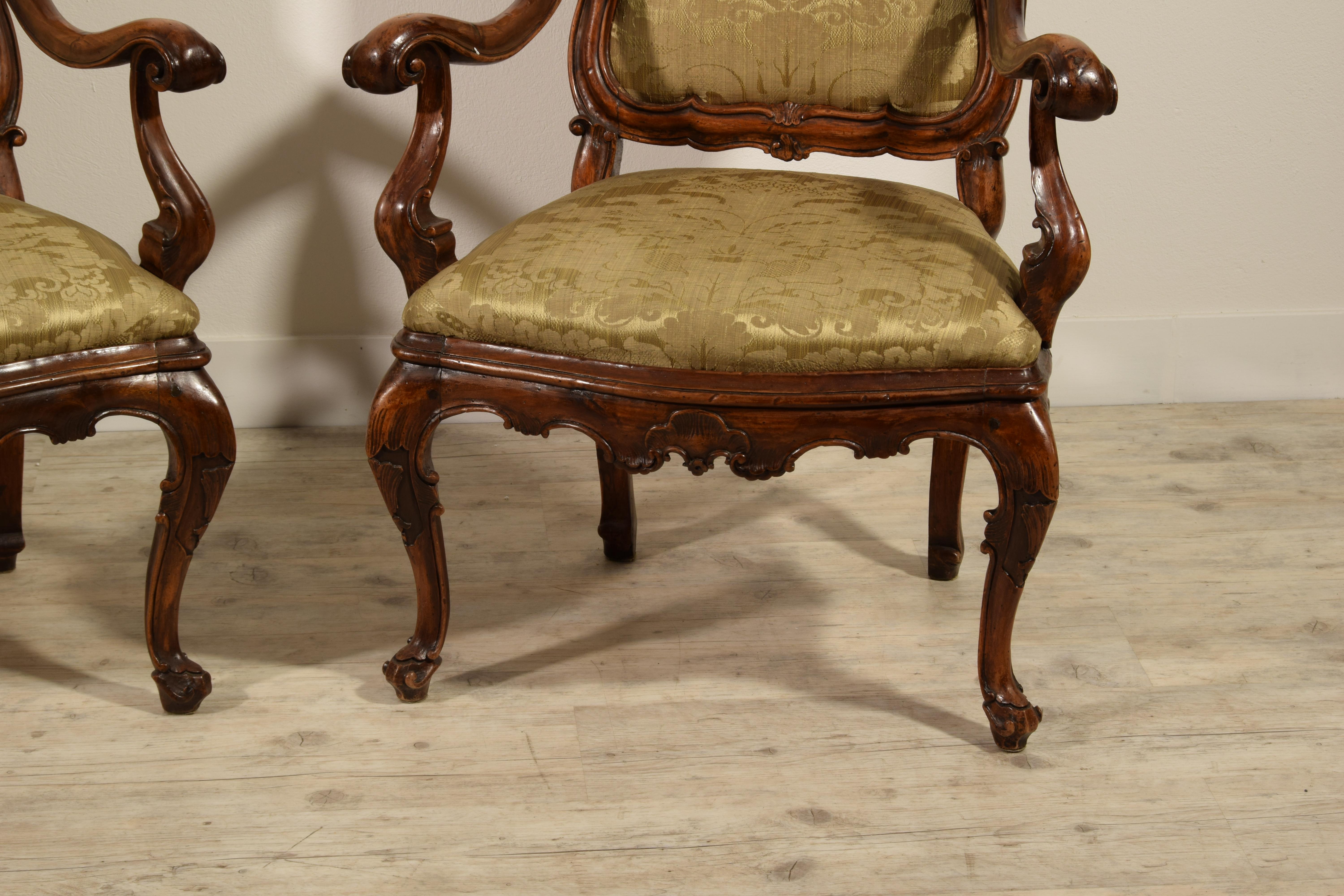 18th Century, Pair of Italian Louis XV Wood Armchairs 3