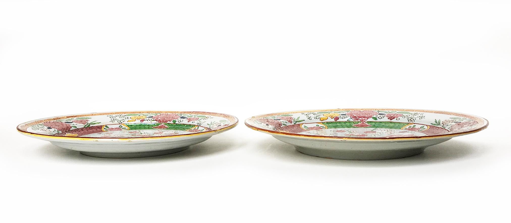 Ancient Pair of Italian Maiolica Dishes Milano, circa 1770 For Sale 1