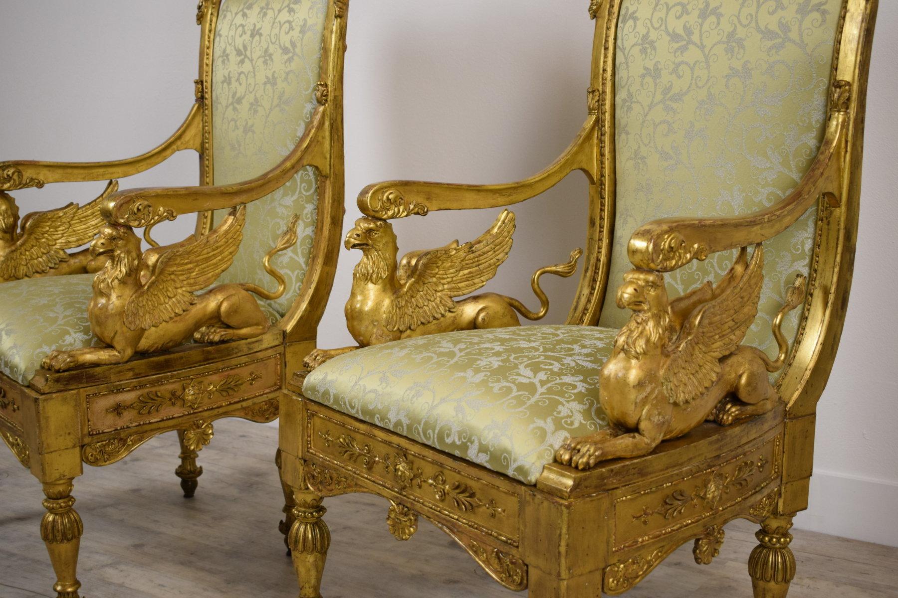 18th Century, Pair of Italian Neoclassical Carved Giltwood Armchairs 5
