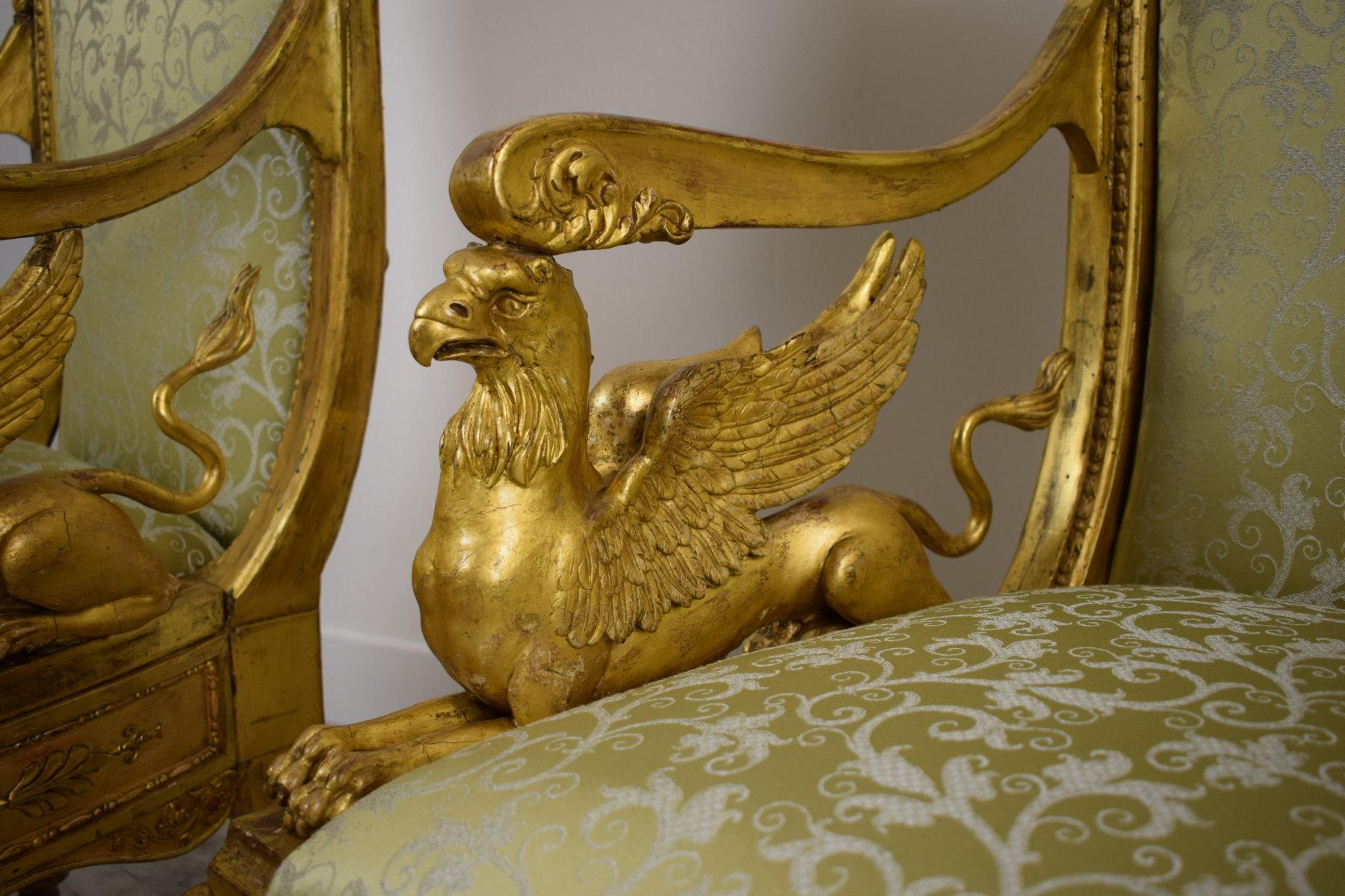18th Century, Pair of Italian Neoclassical Carved Giltwood Armchairs 6
