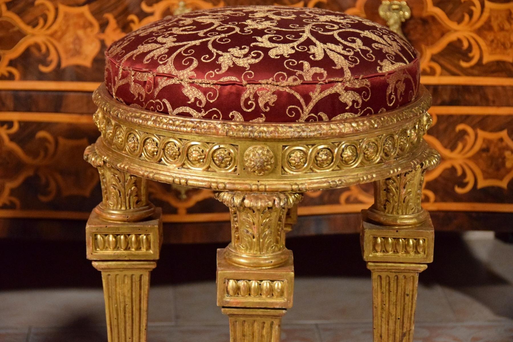 18th Century, Pair of Italian Neoclassical Carved Giltwood Stools For Sale 6