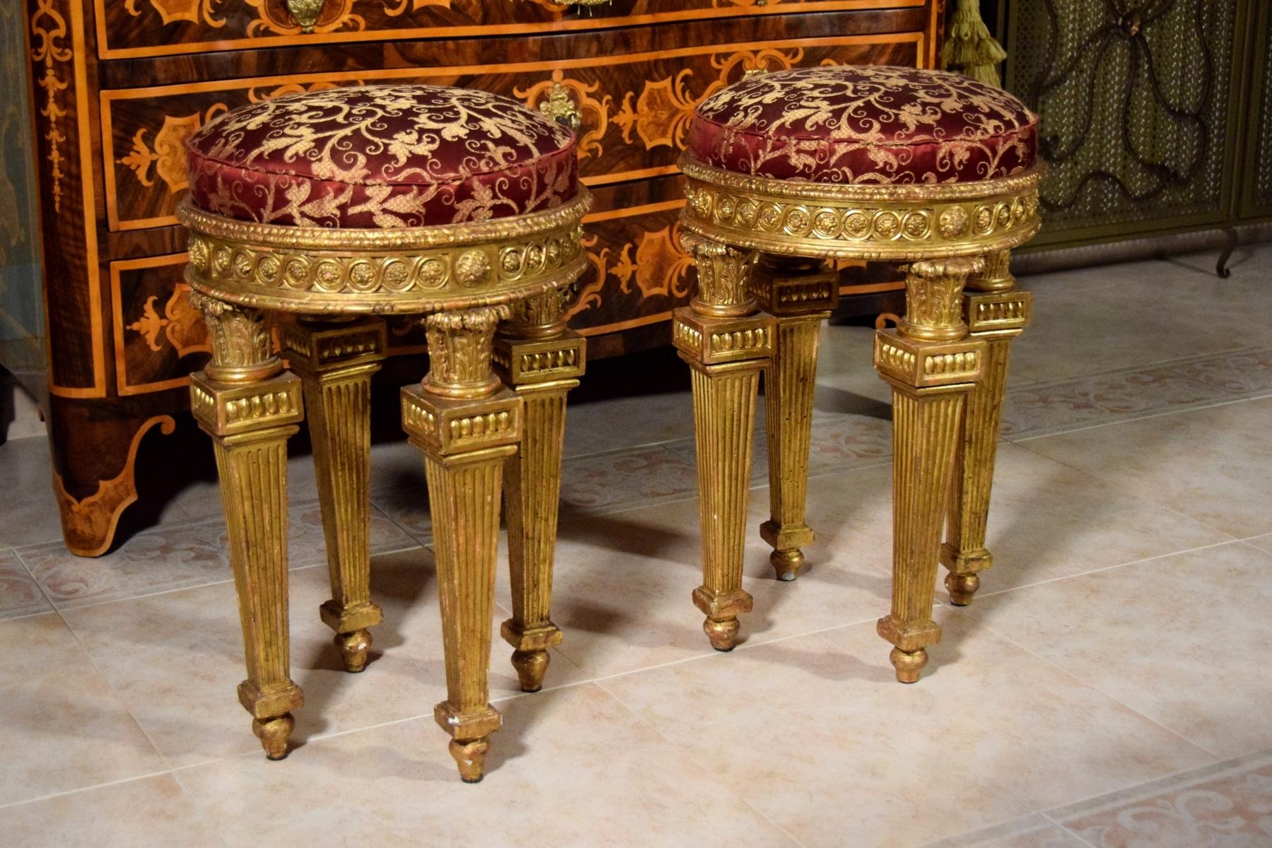 18th Century, Pair of Italian Neoclassical Carved Giltwood Stools For Sale 14