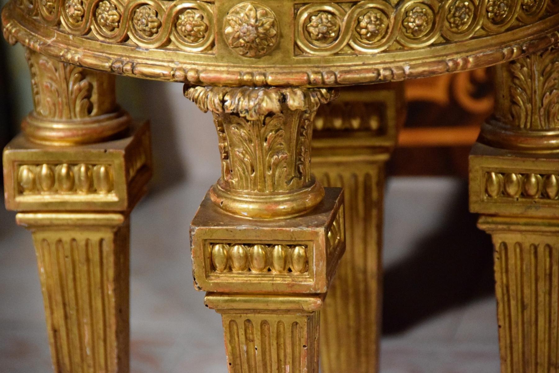 18th Century, Pair of Italian Neoclassical Carved Giltwood Stools For Sale 15