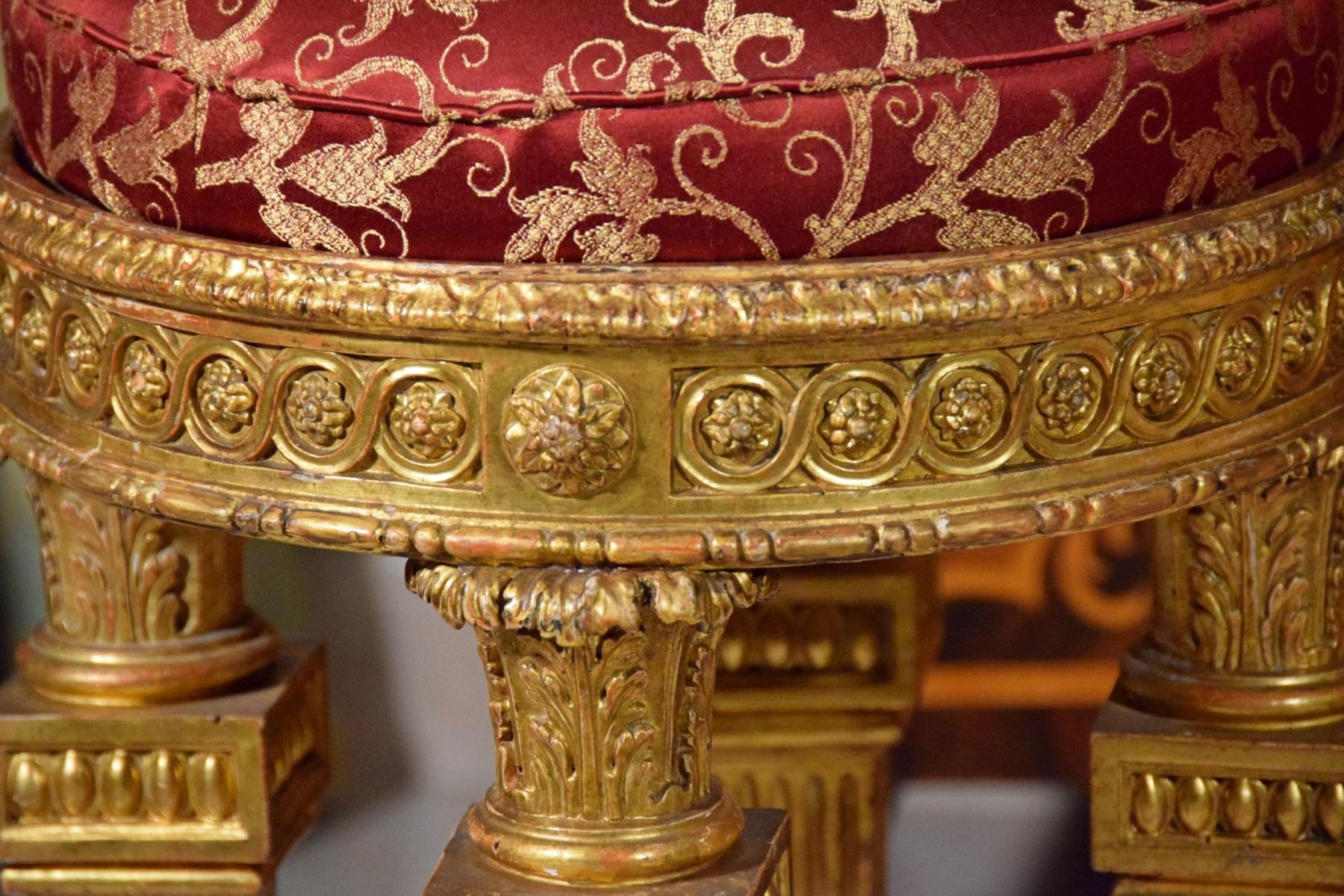 18th Century, Pair of Italian Neoclassical Carved Giltwood Stools For Sale 16