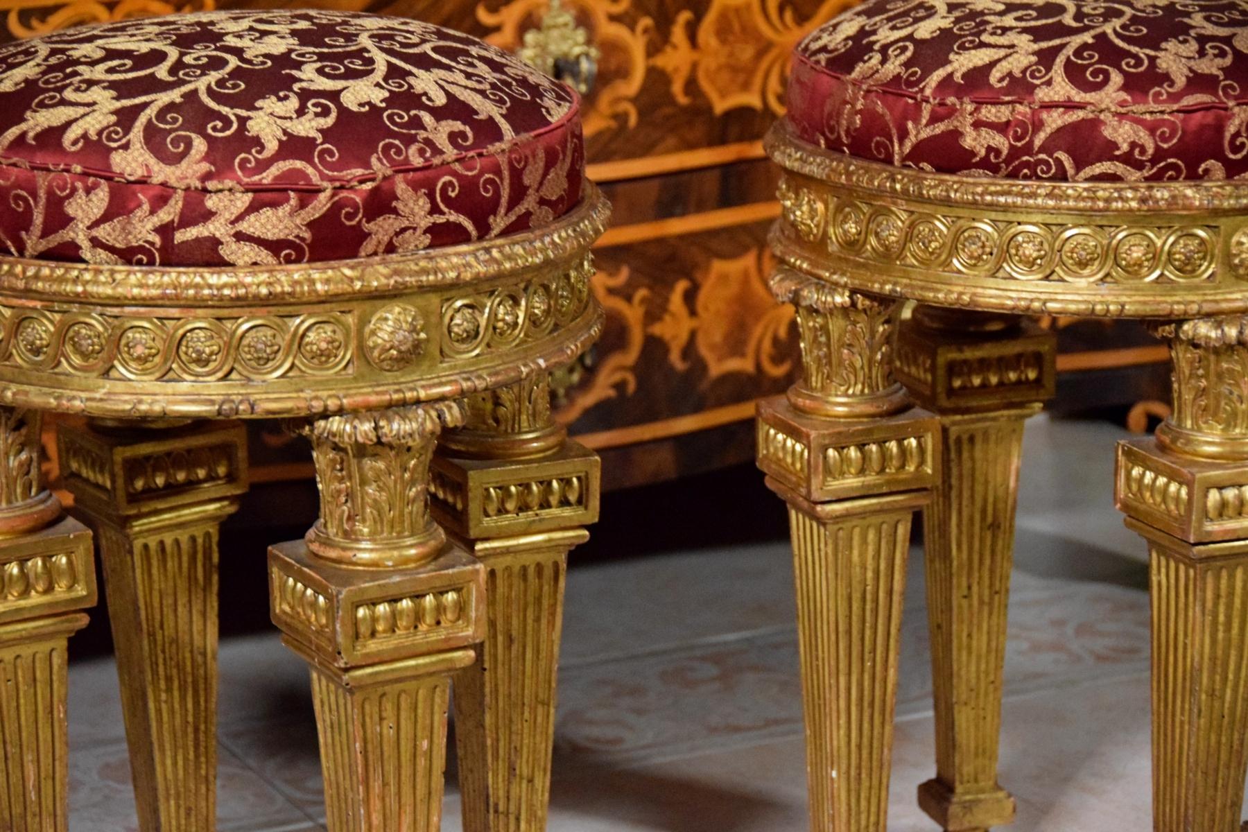 18th Century, Pair of Italian Neoclassical Carved Giltwood Stools For Sale 5