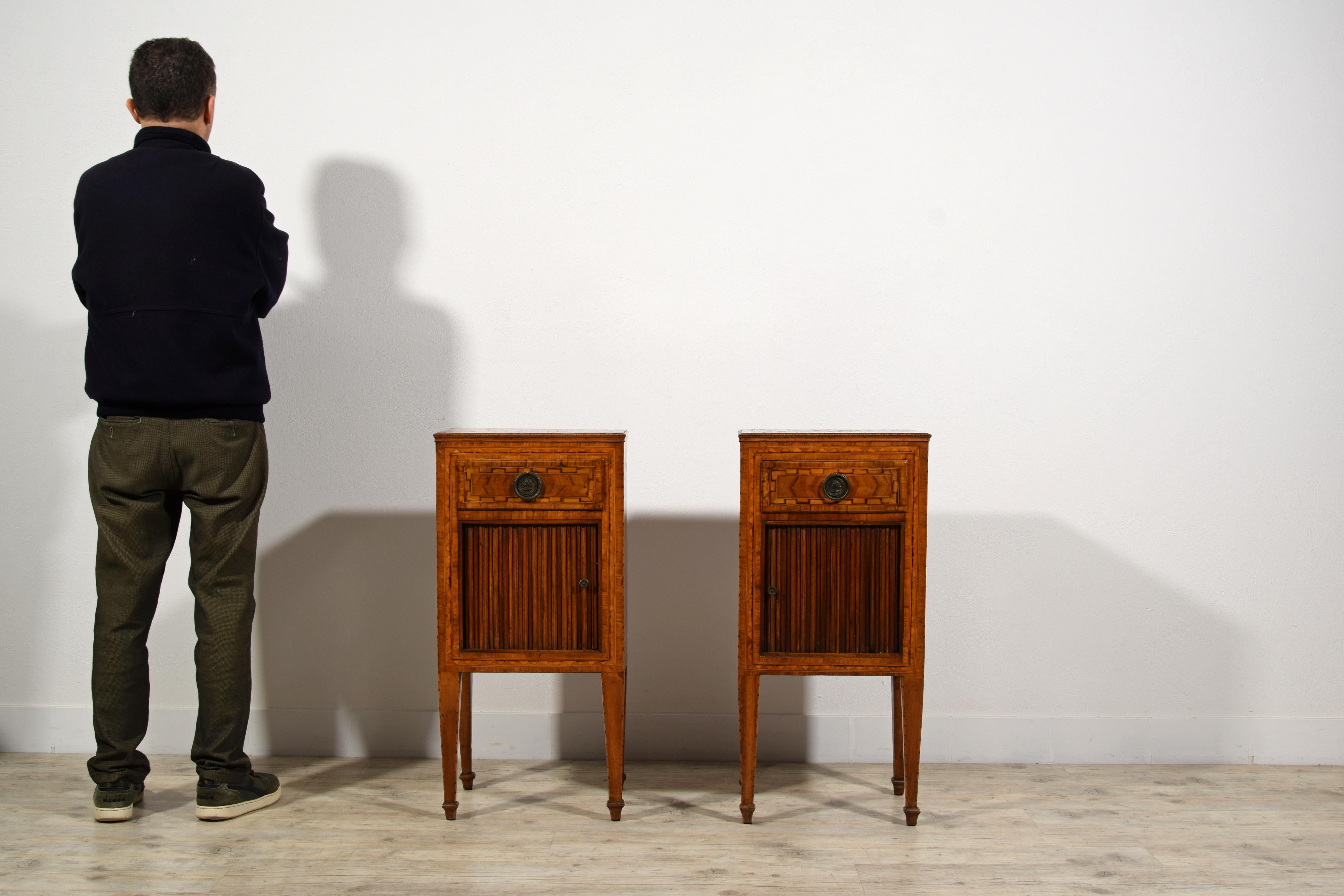 18th century, Pair of Italian Neoclassical Inlay Wood Night Stands For Sale 7