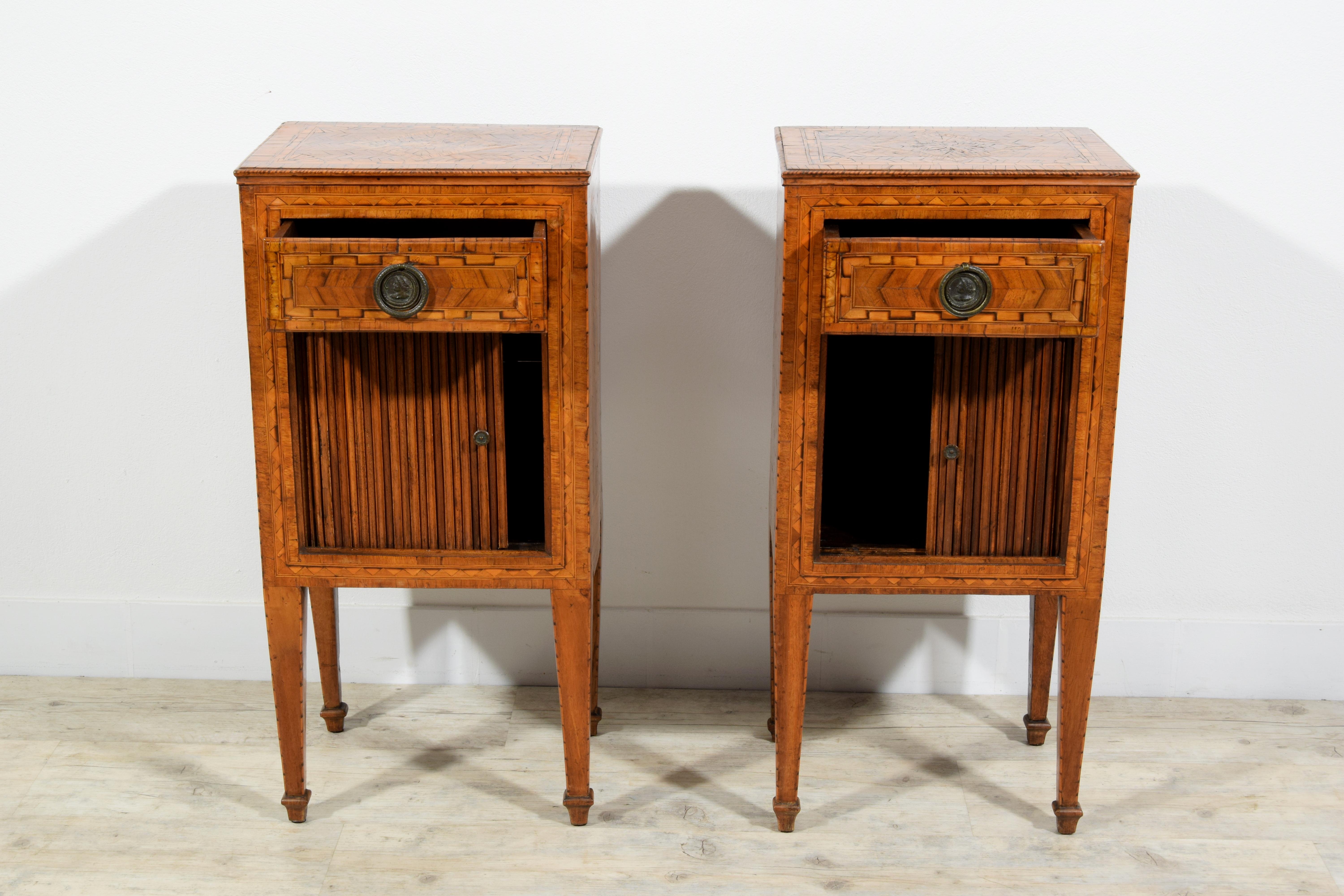18th century, Pair of Italian Neoclassical Inlay Wood Night Stands For Sale 12