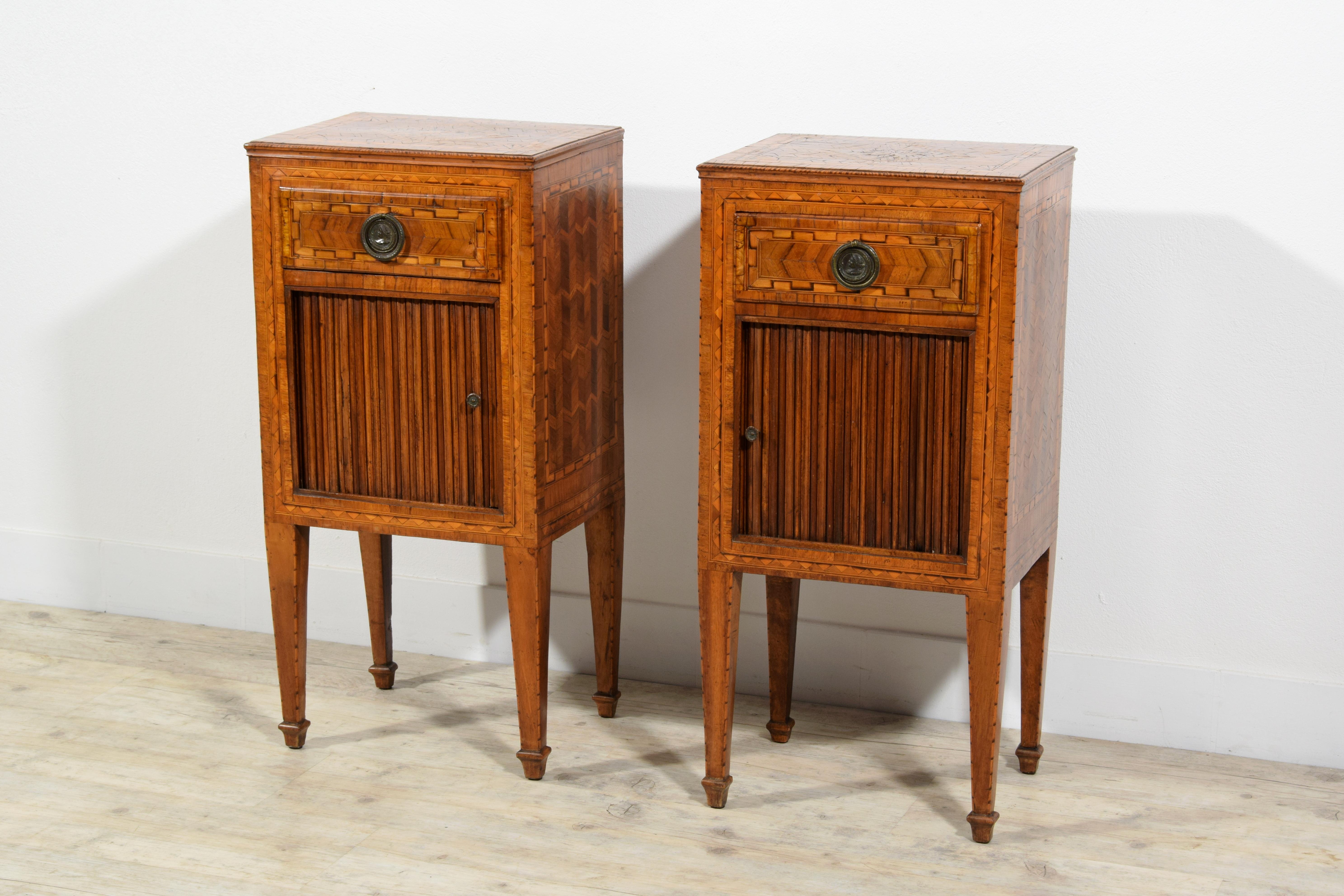 18th century, Pair of Italian Neoclassical Inlay Wood Night Stands
The pair of refined night stands was made in neoclassical era, towards the end of the 18th century, in northern Italy.
The night stends tables are made of walnut and cherry wood.