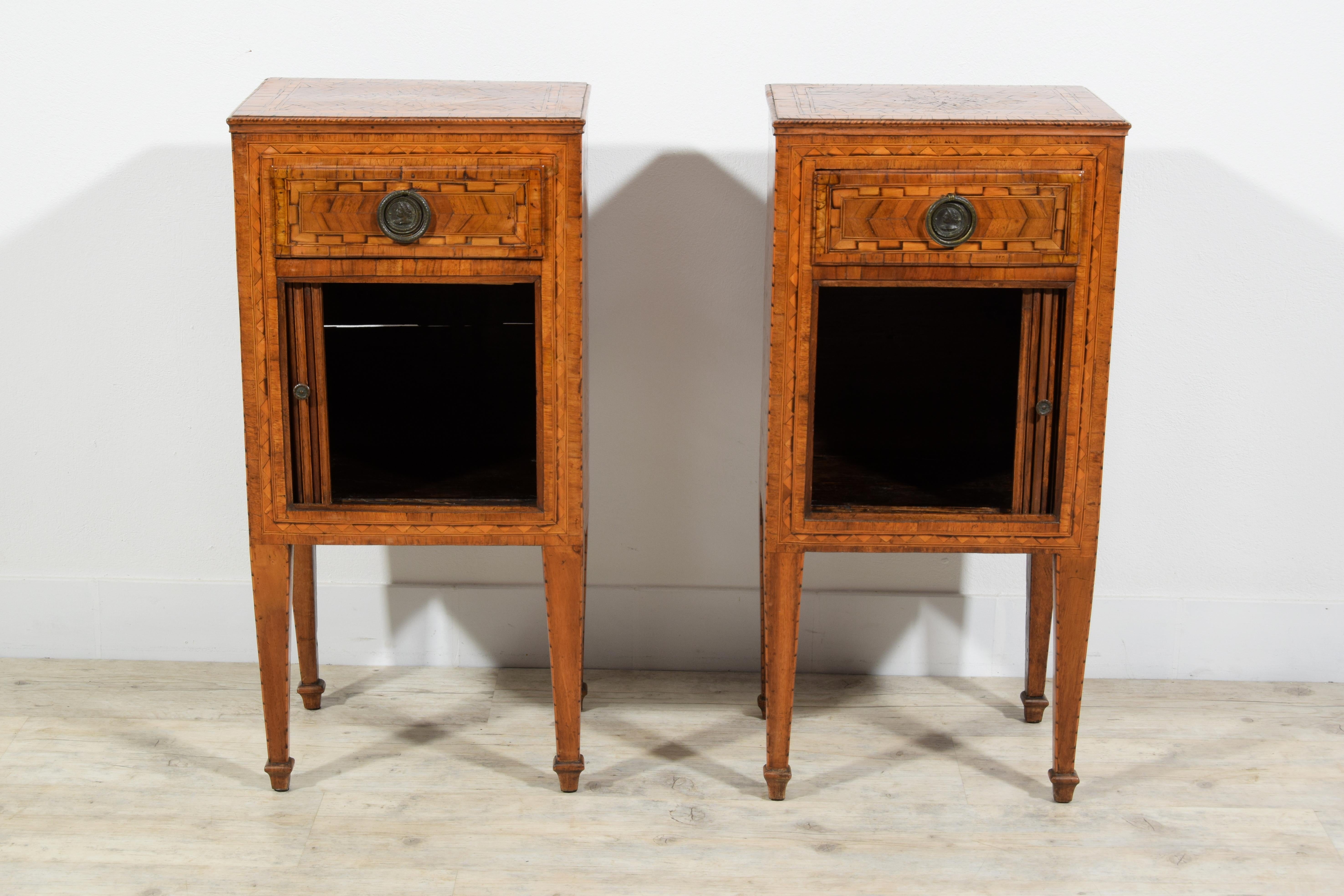 18th century, Pair of Italian Neoclassical Inlay Wood Night Stands For Sale 17