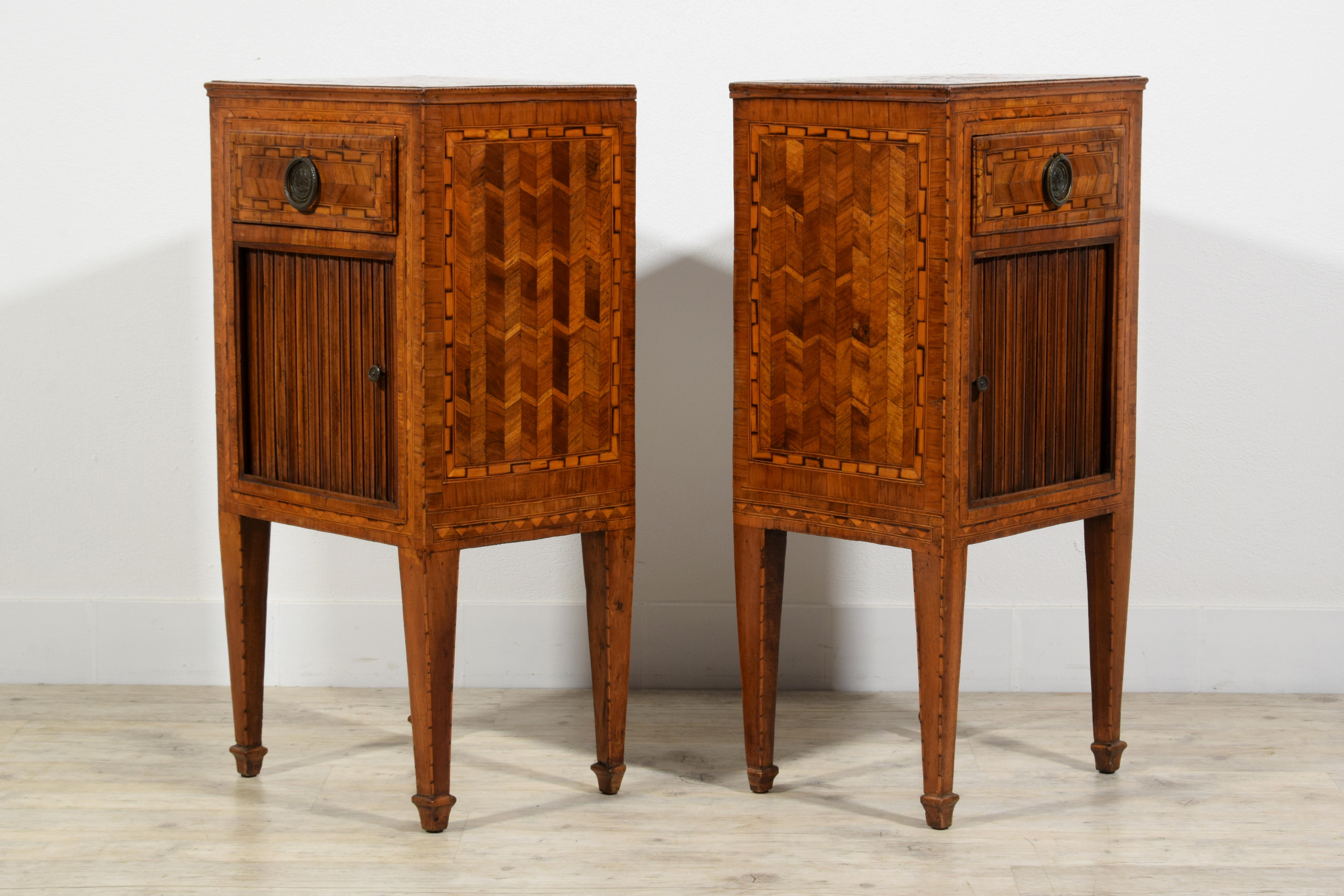 18th century, Pair of Italian Neoclassical Inlay Wood Night Stands For Sale 1