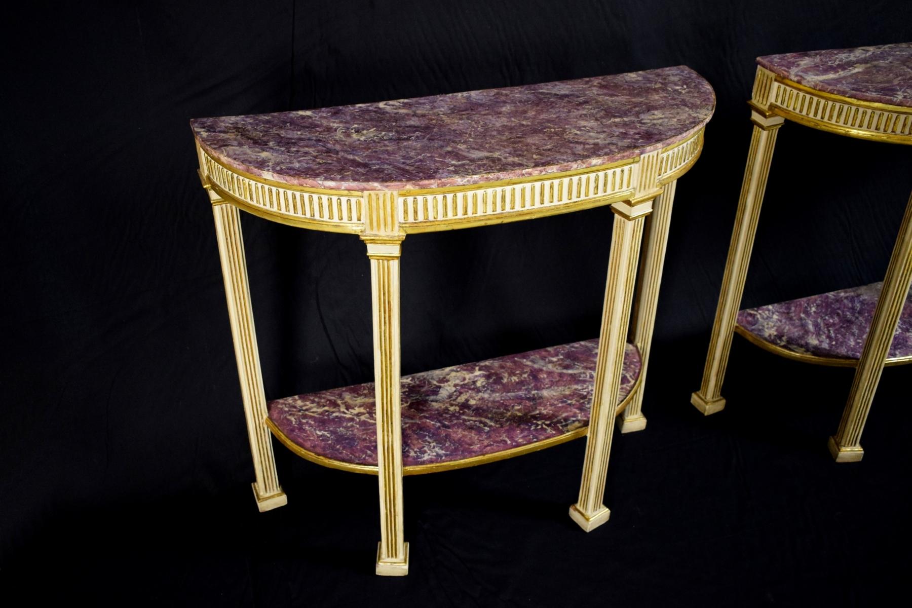 18th Century, Pair of Italian Neoclassical Lacquered and Giltwood Consoles For Sale 8