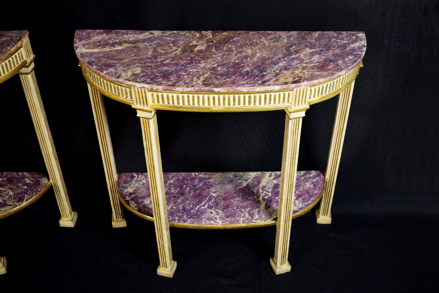 18th Century, Pair of Italian Neoclassical Lacquered and Giltwood Consoles For Sale 9