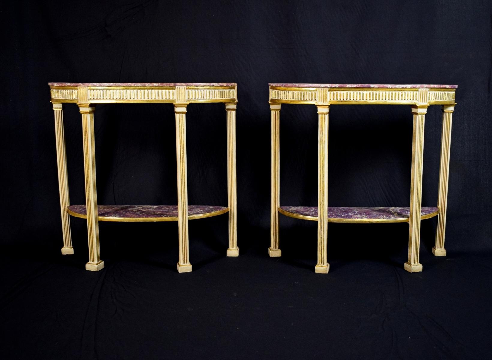 18th Century, Pair of Italian Neoclassical Lacquered and Giltwood Consoles For Sale 2