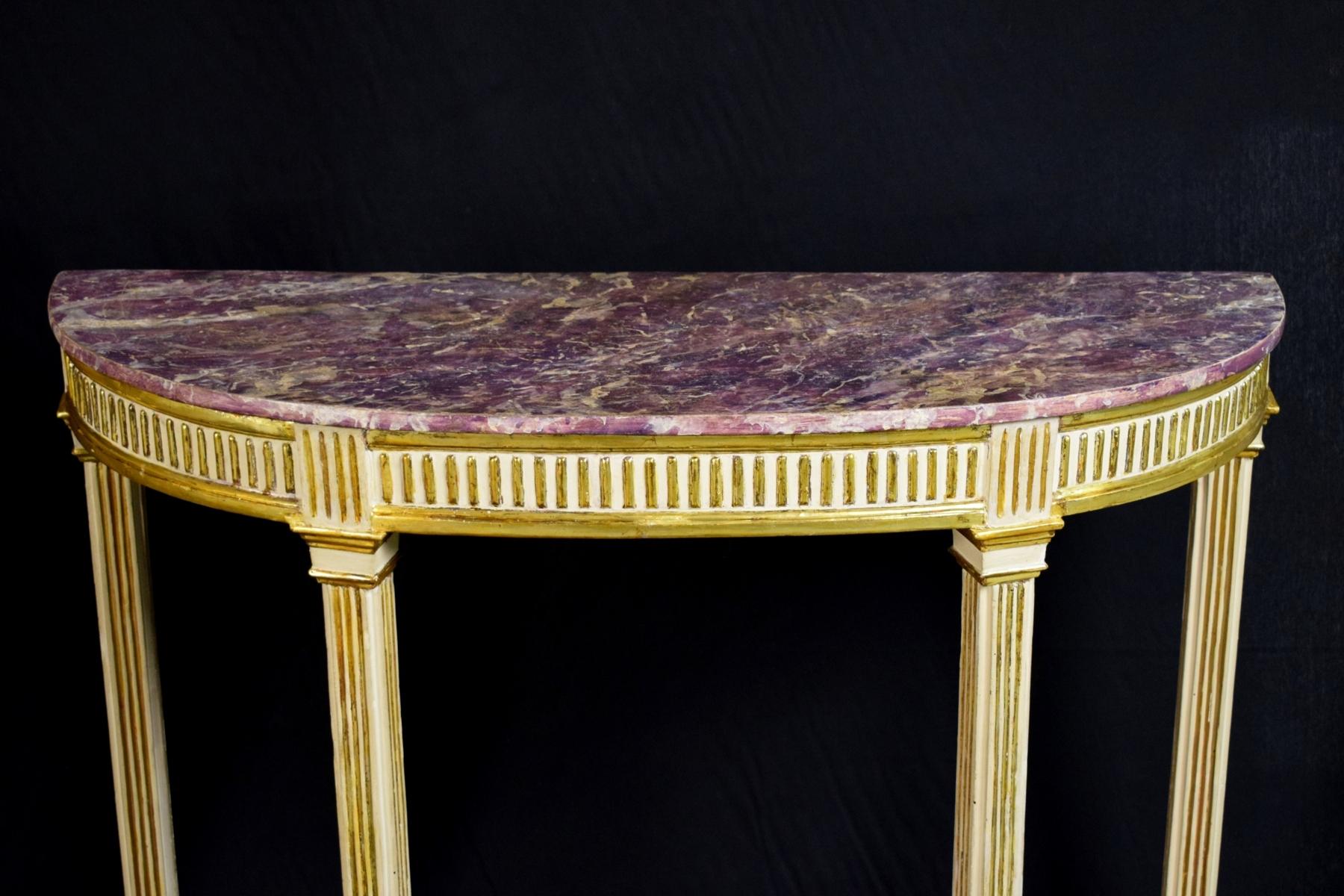 18th Century, Pair of Italian Neoclassical Lacquered and Giltwood Consoles For Sale 5