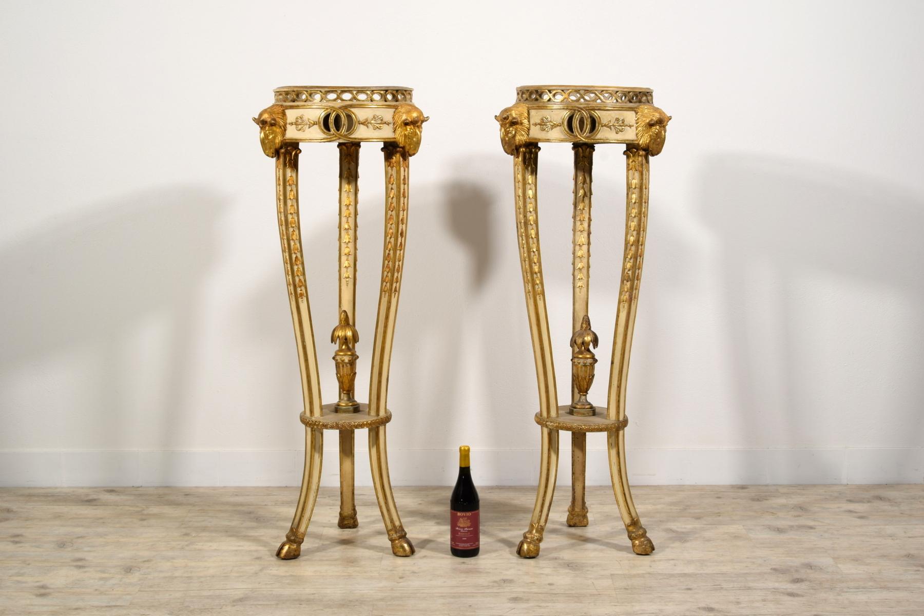 18th Century, Pair of Italian Neoclassical Lacquered and Giltwood Gueridon For Sale 17